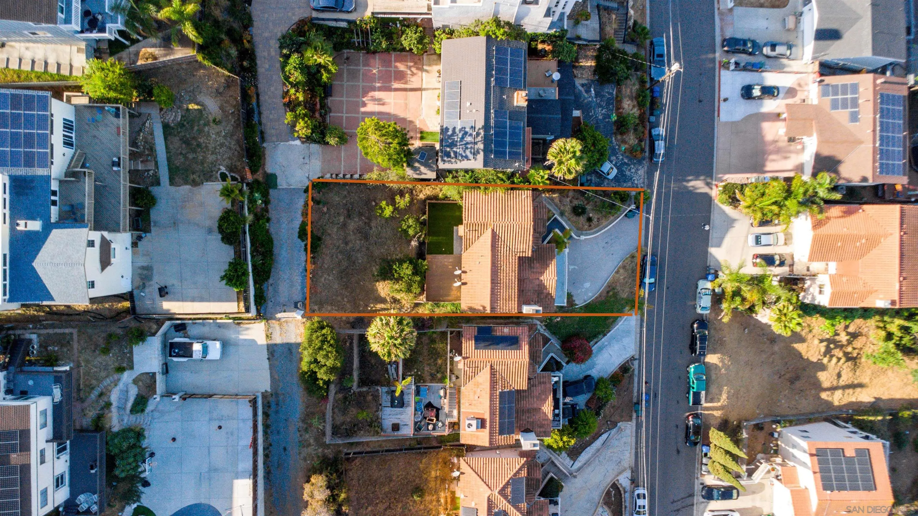 https://cdn.realtyfeed.com/cdn/127/260010221/15a166b82d2a832a5339ff58d73f21da.webp