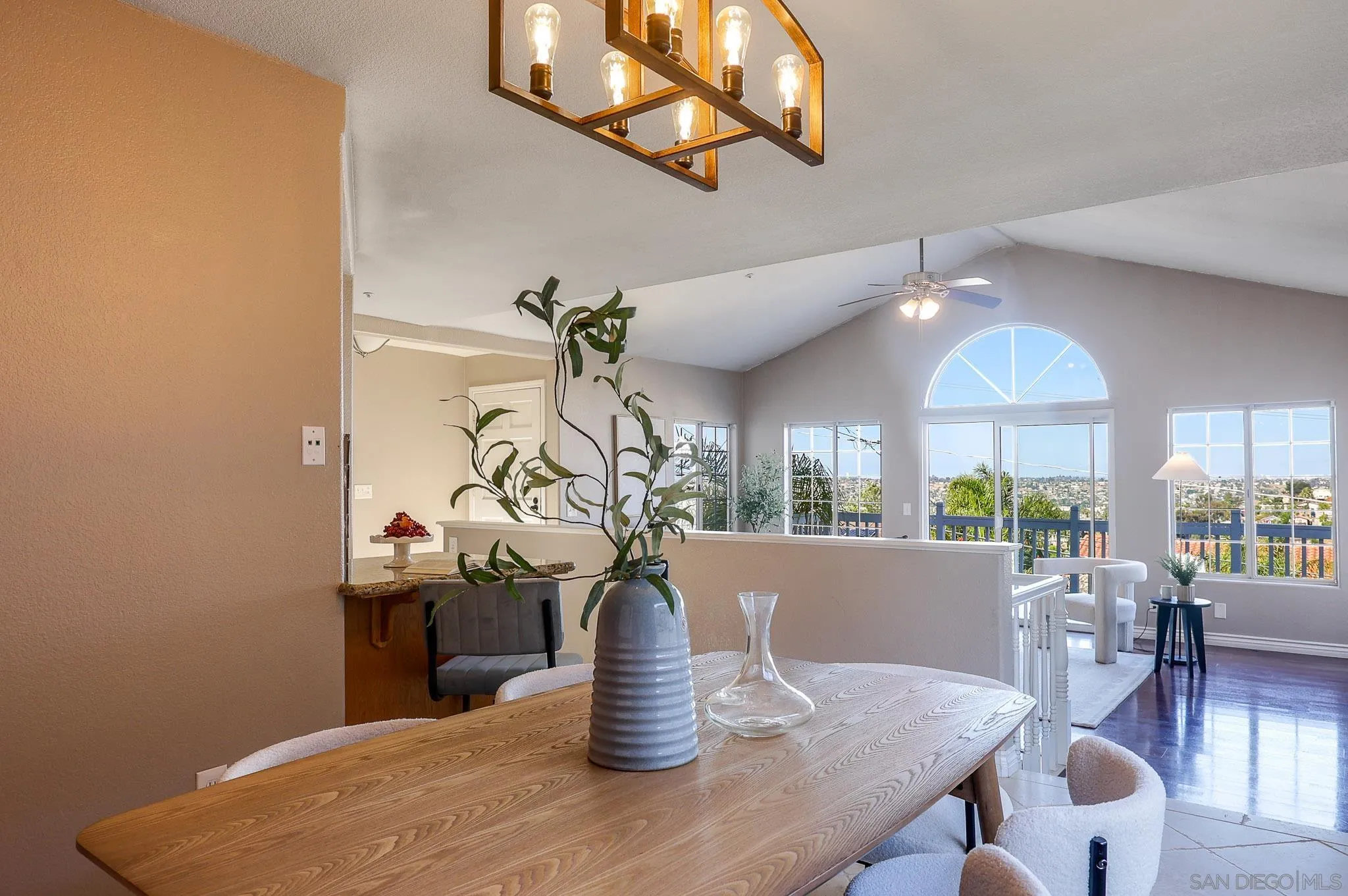 https://cdn.realtyfeed.com/cdn/127/260010221/2c9434f1f949d06bec6735aafbe0e128.webp
