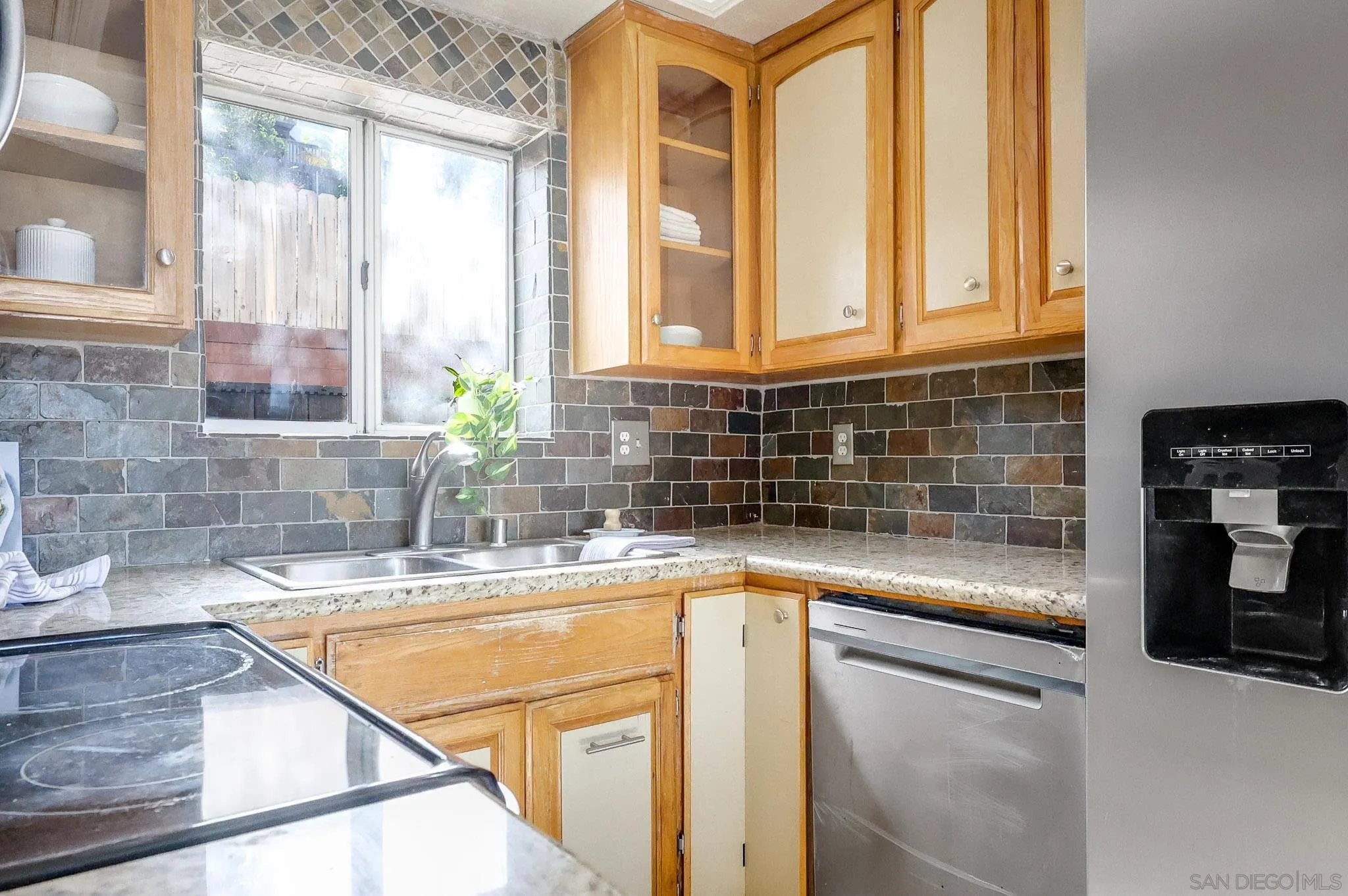 https://cdn.realtyfeed.com/cdn/127/260010221/4b010dc5ba9cb05c8e0cca3df9cc7710.webp