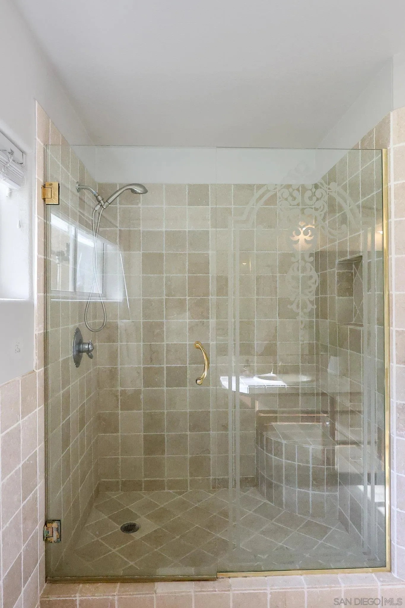 https://cdn.realtyfeed.com/cdn/127/260010221/5018cb930a4c43e72e90e9055dec29f4.webp