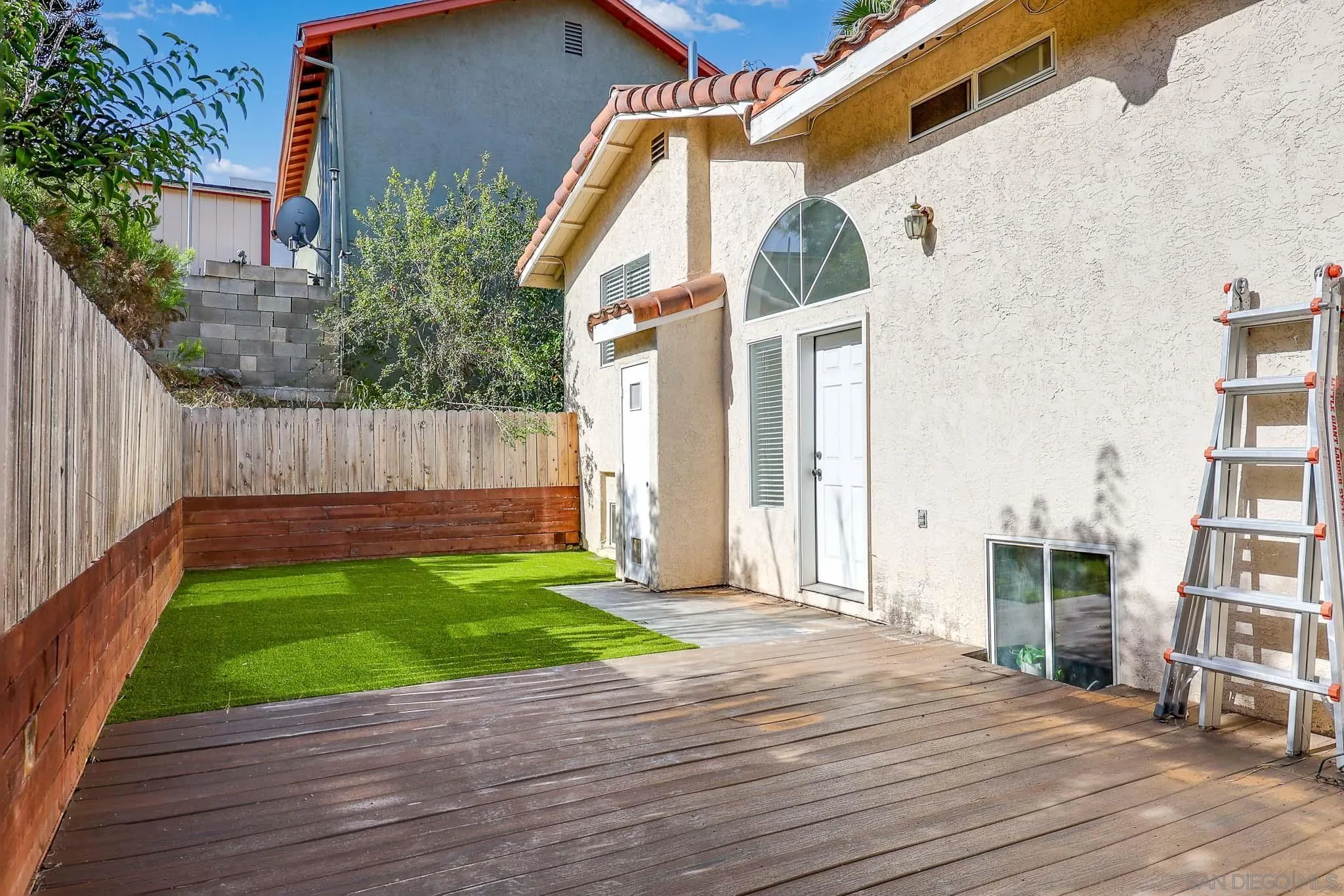 https://cdn.realtyfeed.com/cdn/127/260010221/55efa83cc2119782e30105c43950cd9e.webp