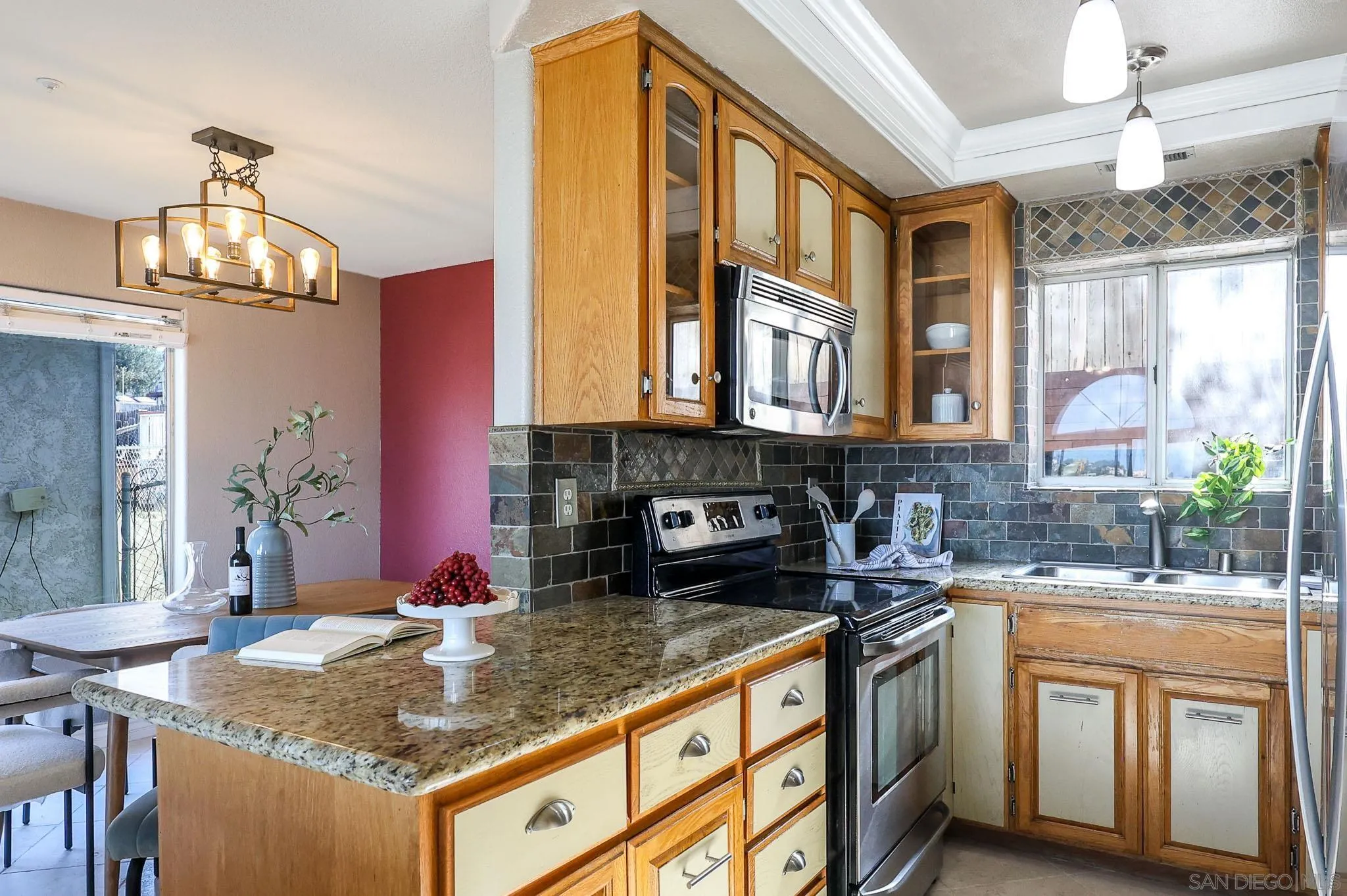 https://cdn.realtyfeed.com/cdn/127/260010221/5b5f6206feef55be9514be3720b984ca.webp