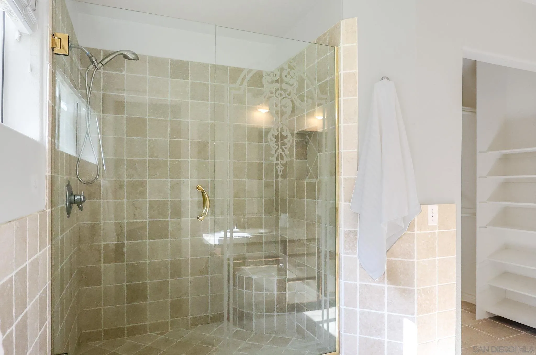 https://cdn.realtyfeed.com/cdn/127/260010221/9e9f06d60da6f56ff1841d5f91a9fe8b.webp