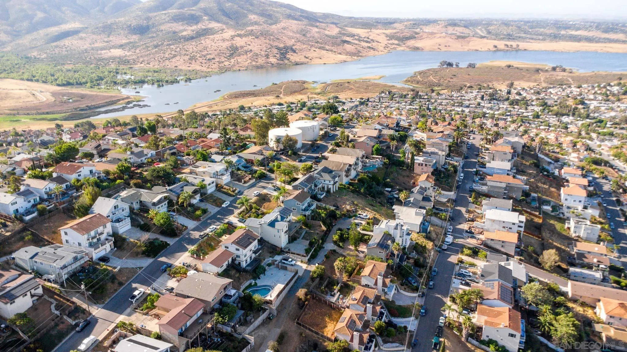 https://cdn.realtyfeed.com/cdn/127/260010221/c69241a1996def8e04d051ac2028f8f3.webp