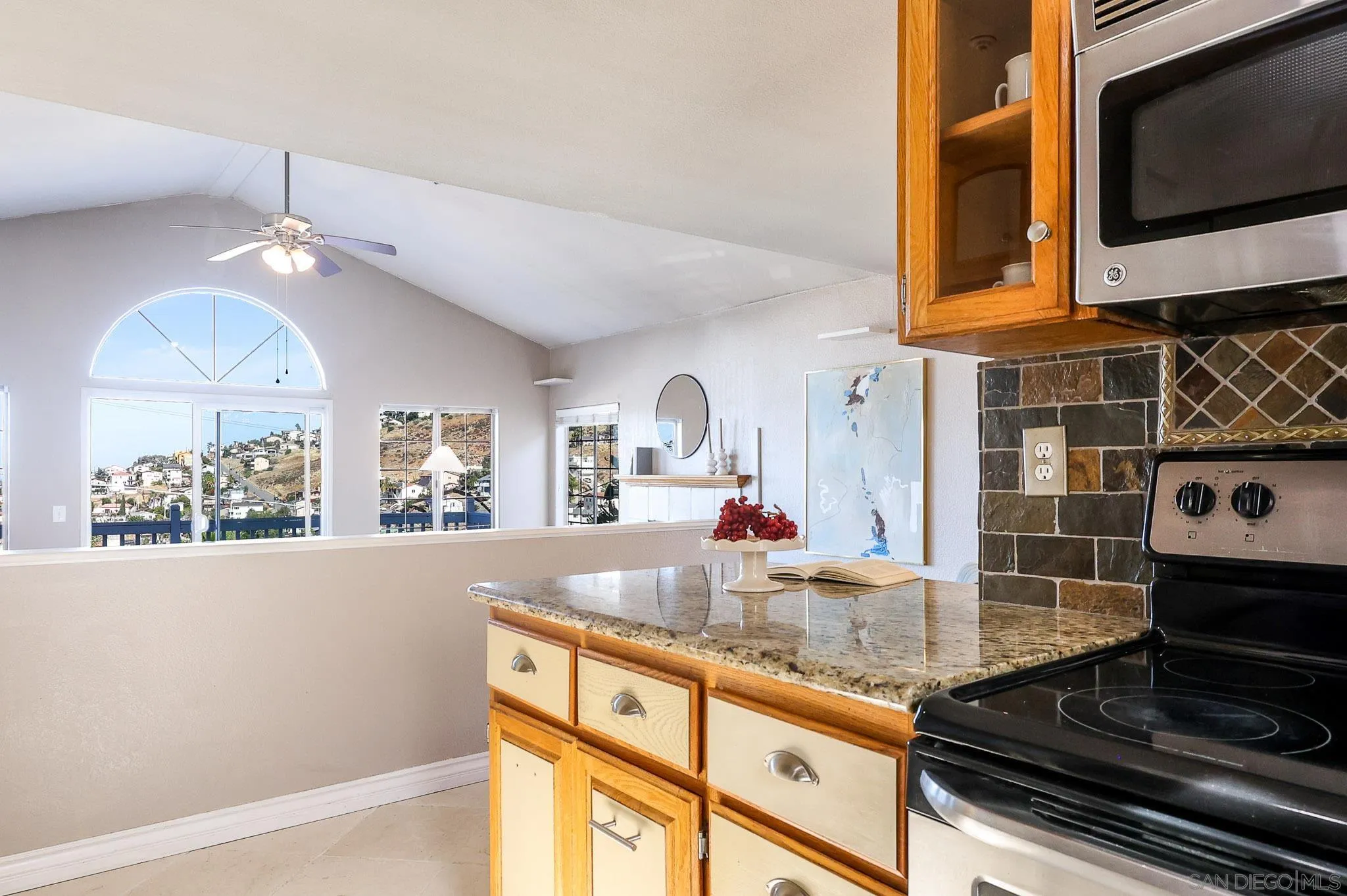 https://cdn.realtyfeed.com/cdn/127/260010221/e7695e9a3f24e79499e4f3f7888fcb70.webp