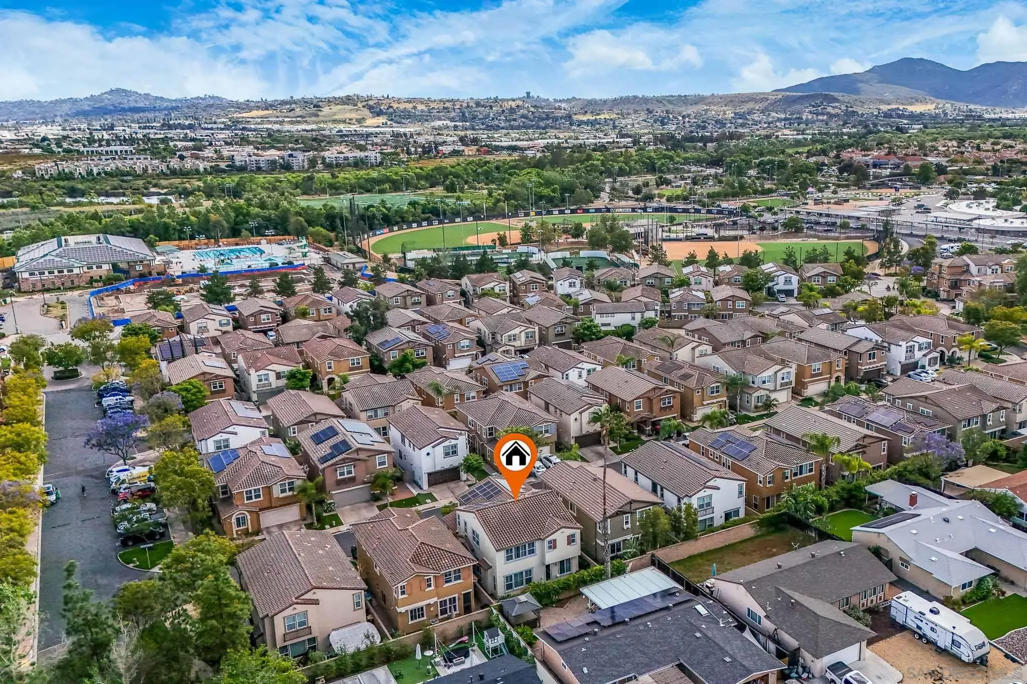 https://cdn.realtyfeed.com/cdn/127/260010225/115041d60b9172e5da401caeb9d12a34.webp
