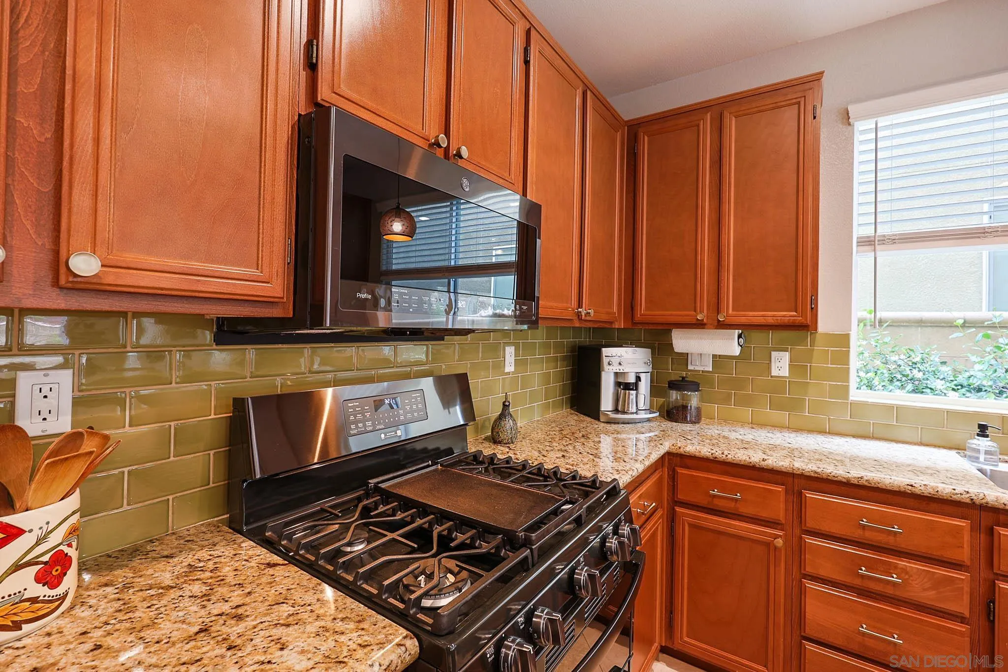 https://cdn.realtyfeed.com/cdn/127/260010225/118454d4fd8394fec3553aa4bee21523.webp