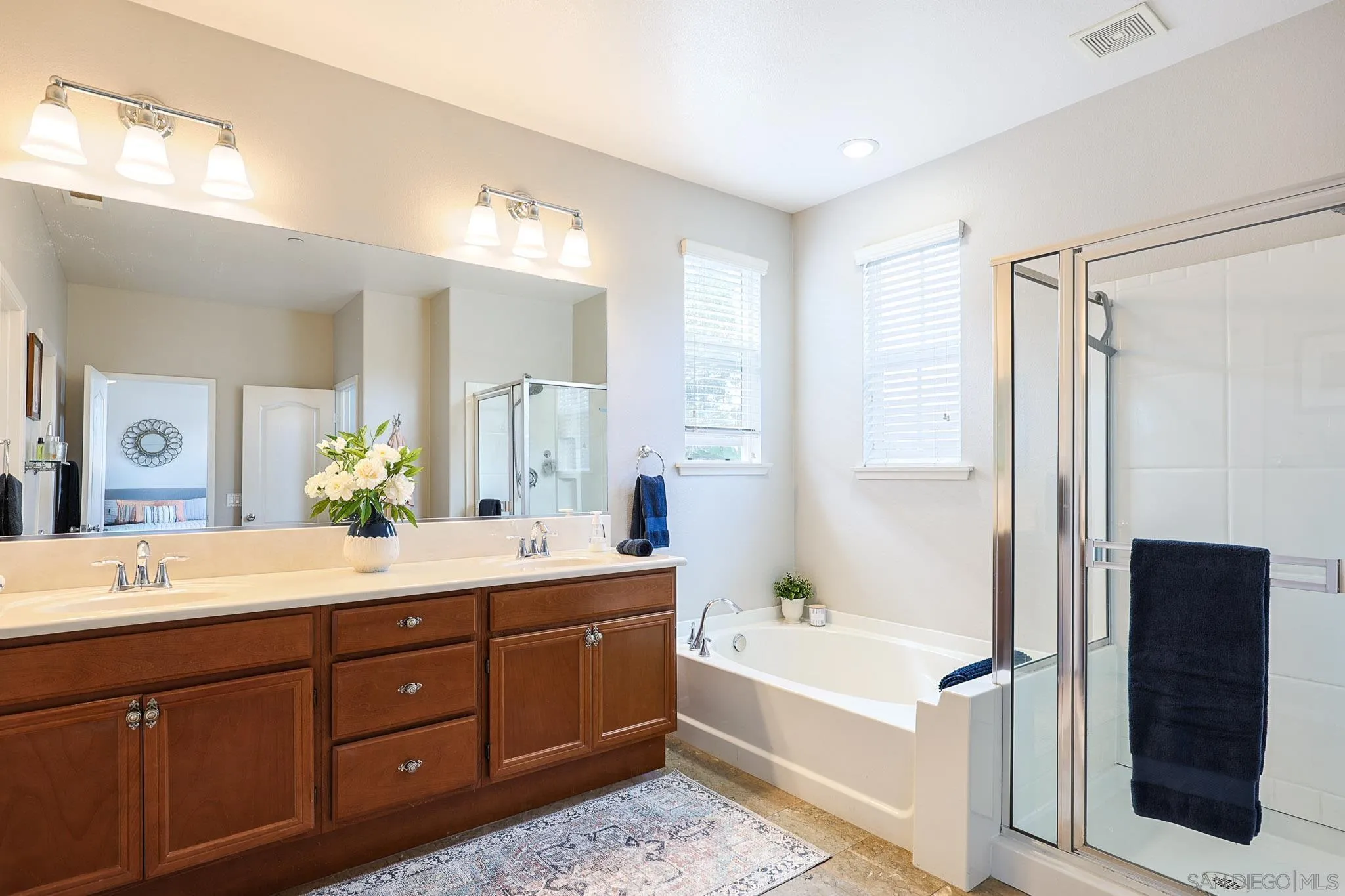 https://cdn.realtyfeed.com/cdn/127/260010225/17b60016b9fb07cb528acfdc158c4dae.webp