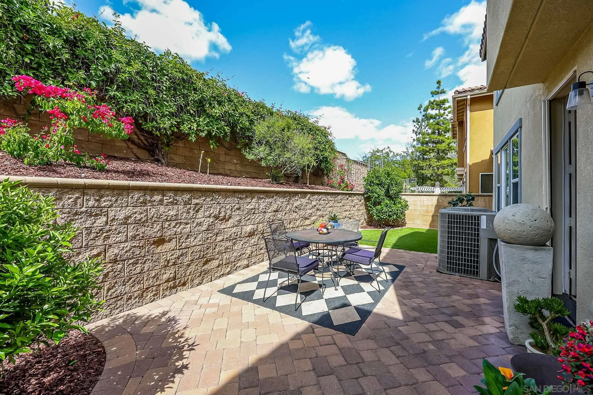 https://cdn.realtyfeed.com/cdn/127/260010225/557d52ff107aa603964c3f34f33b1888.webp