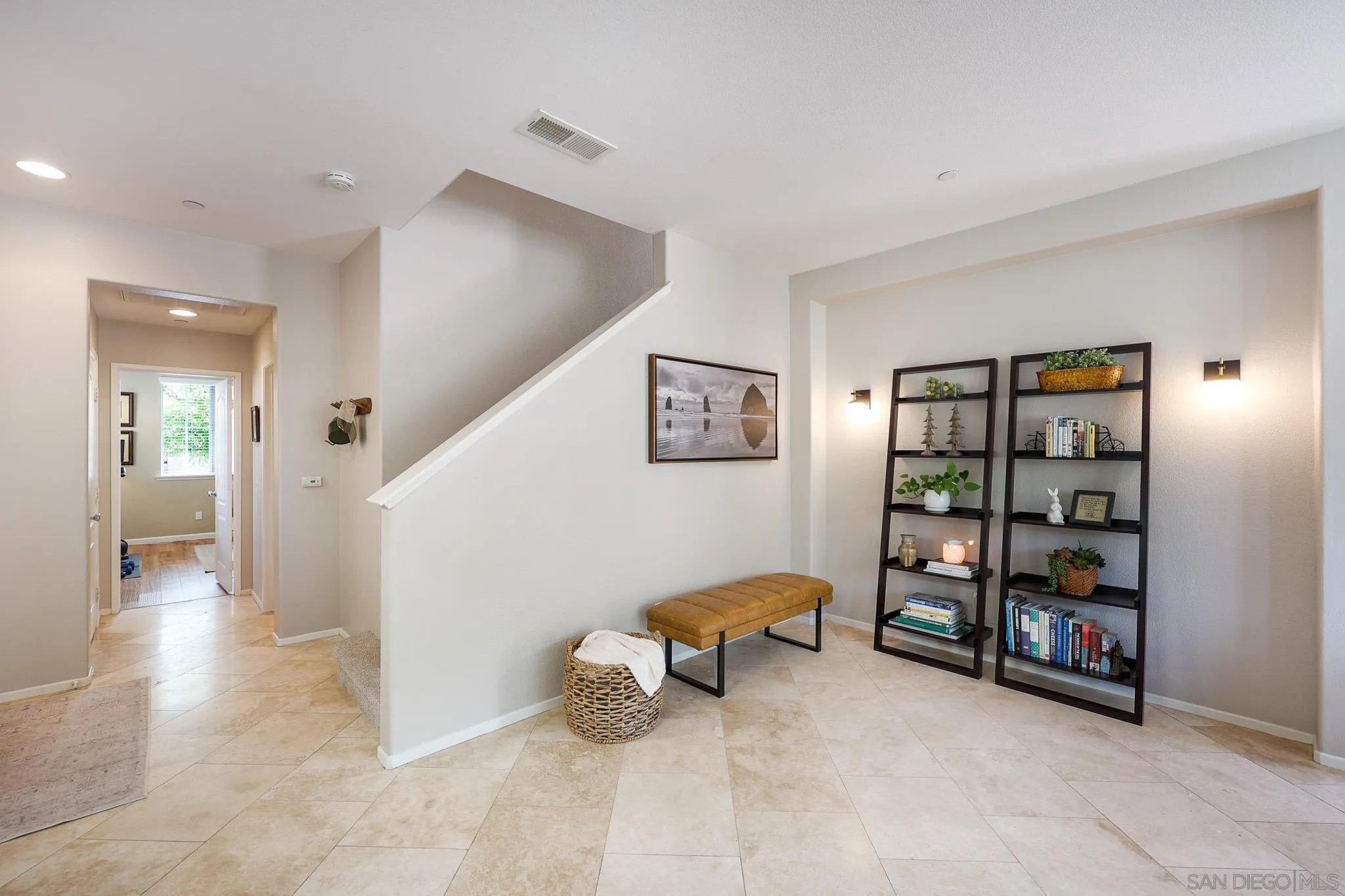 https://cdn.realtyfeed.com/cdn/127/260010225/a95905bcdc33f735c3793728ed2cc738.webp