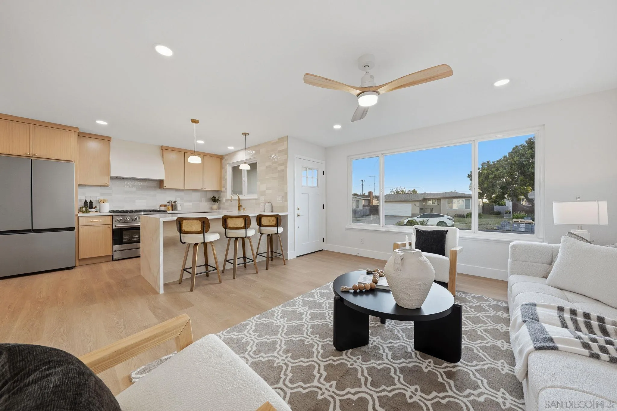 https://cdn.realtyfeed.com/cdn/127/260010229/e36a132d73f0c1c4280123f859d27950.webp