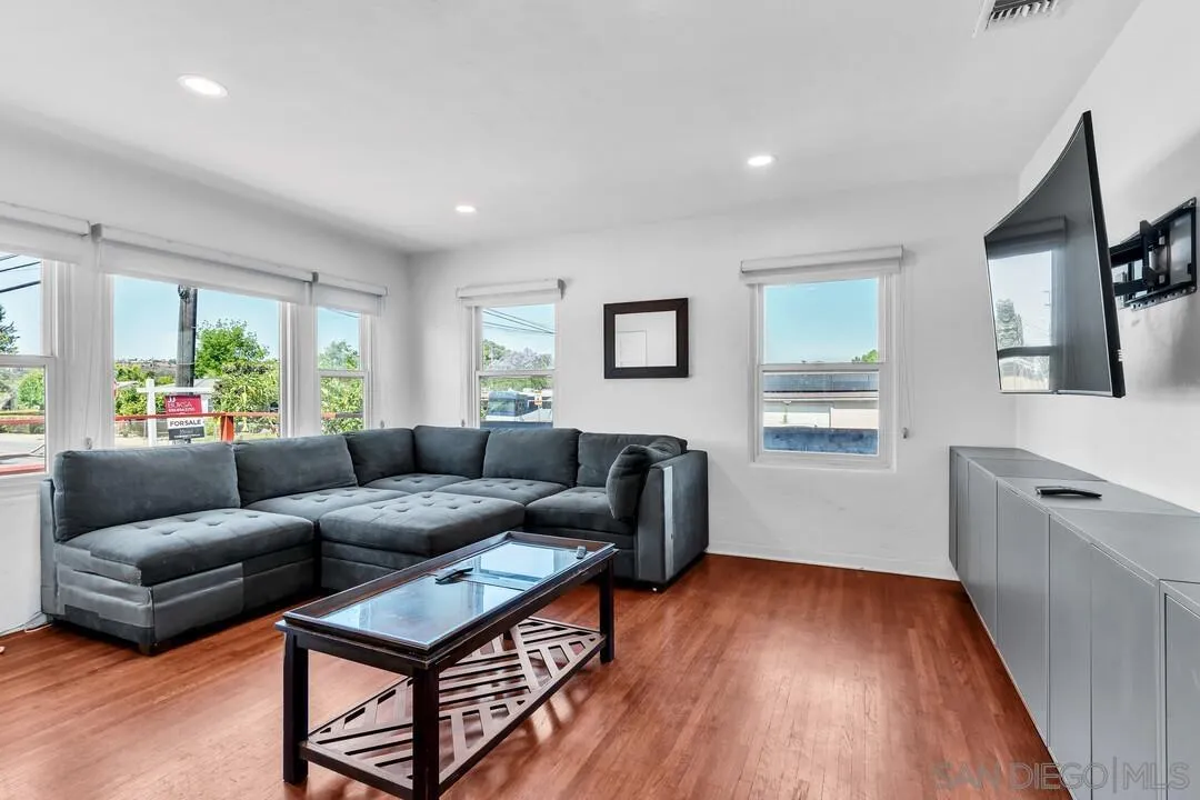 7595 Roosevelt Ave., Lemon Grove, CA, 91945