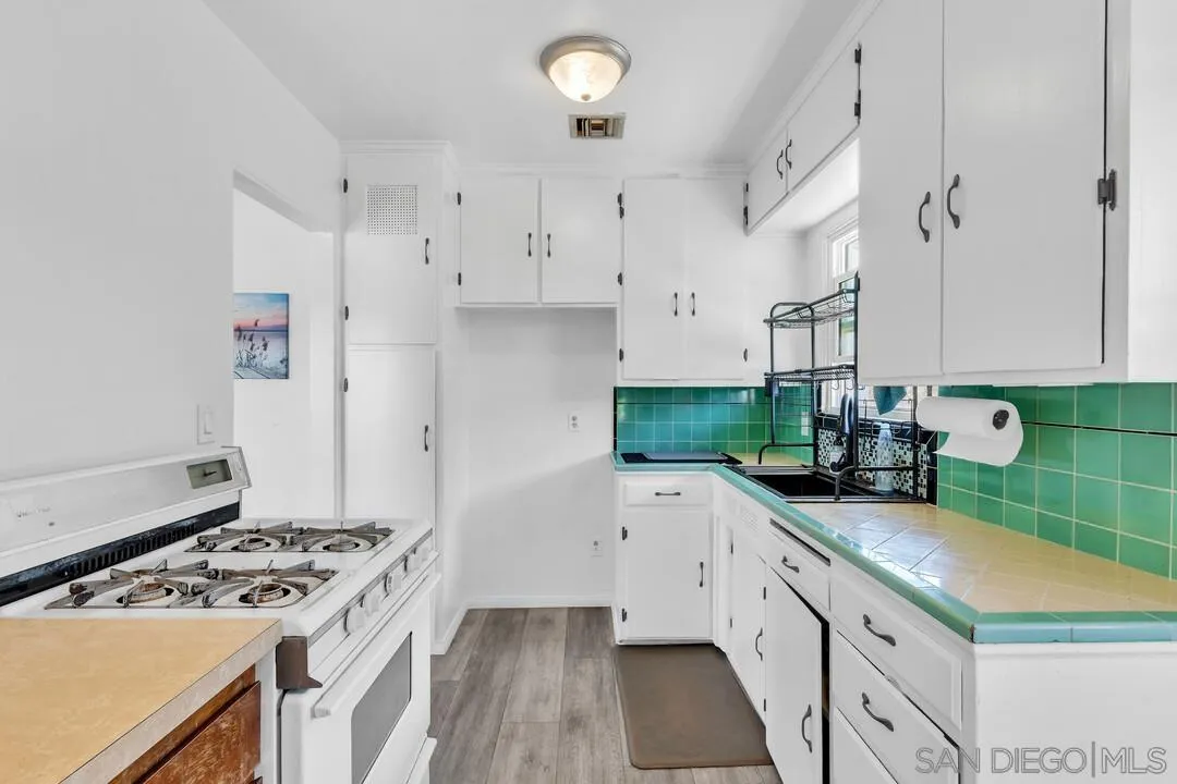 7595 Roosevelt Ave., Lemon Grove, CA, 91945