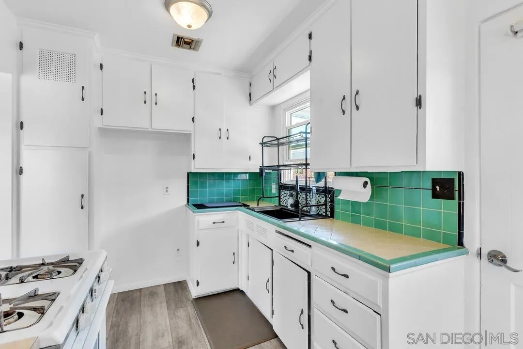 7595 Roosevelt Ave., Lemon Grove, CA, 91945