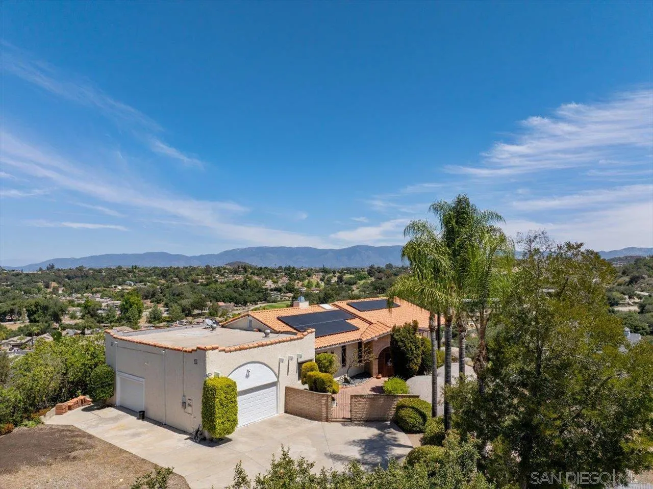 https://cdn.realtyfeed.com/cdn/127/260010232/547e637c3b93268a9889fc60623f7c11.webp