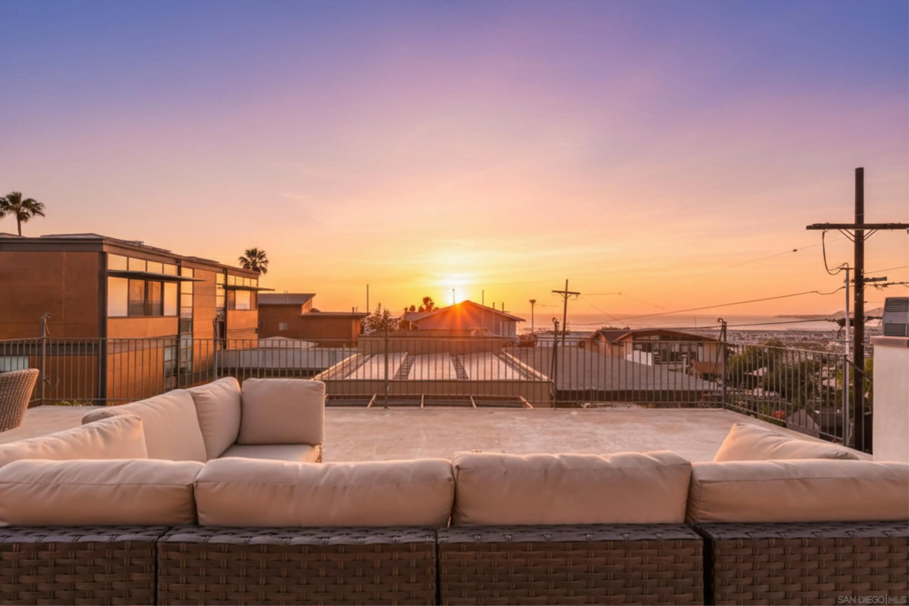 https://cdn.realtyfeed.com/cdn/127/260010233/19ea220622ece56d087d90a270a0db35.webp
