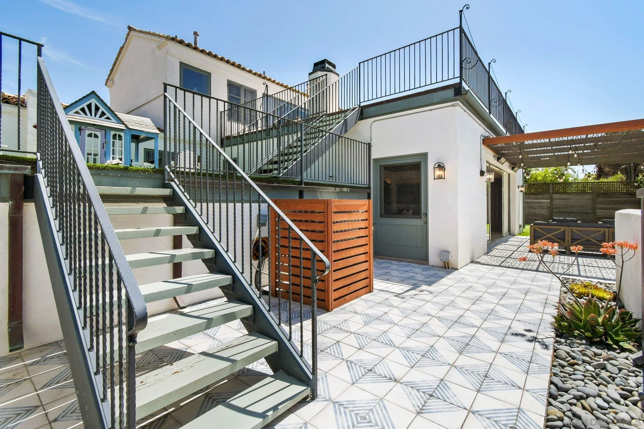 https://cdn.realtyfeed.com/cdn/127/260010233/21c8876e854d8a78457477dd5b137fd7.webp