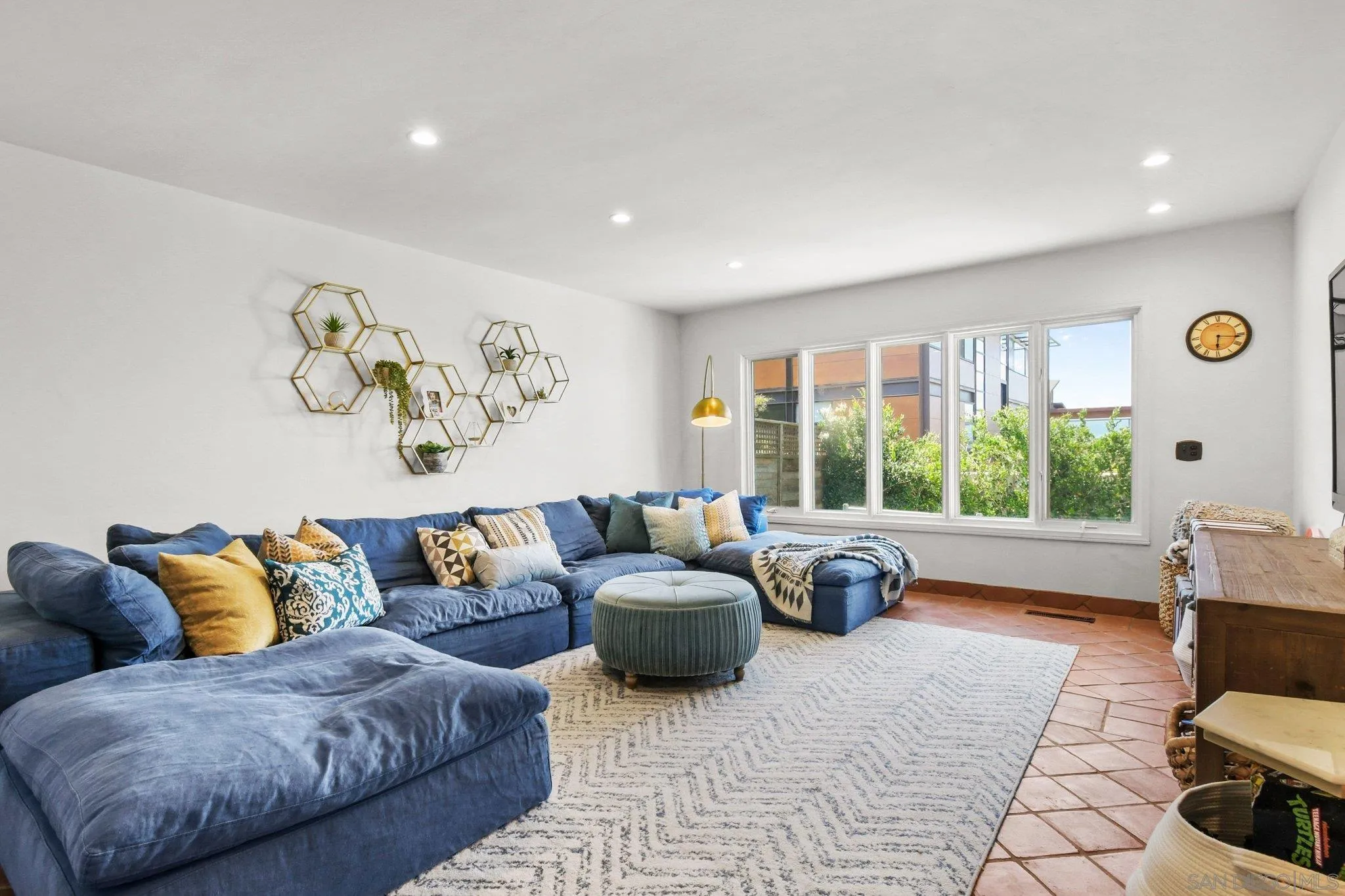 https://cdn.realtyfeed.com/cdn/127/260010233/425d2b866367889c607ae4393d58ef0c.webp