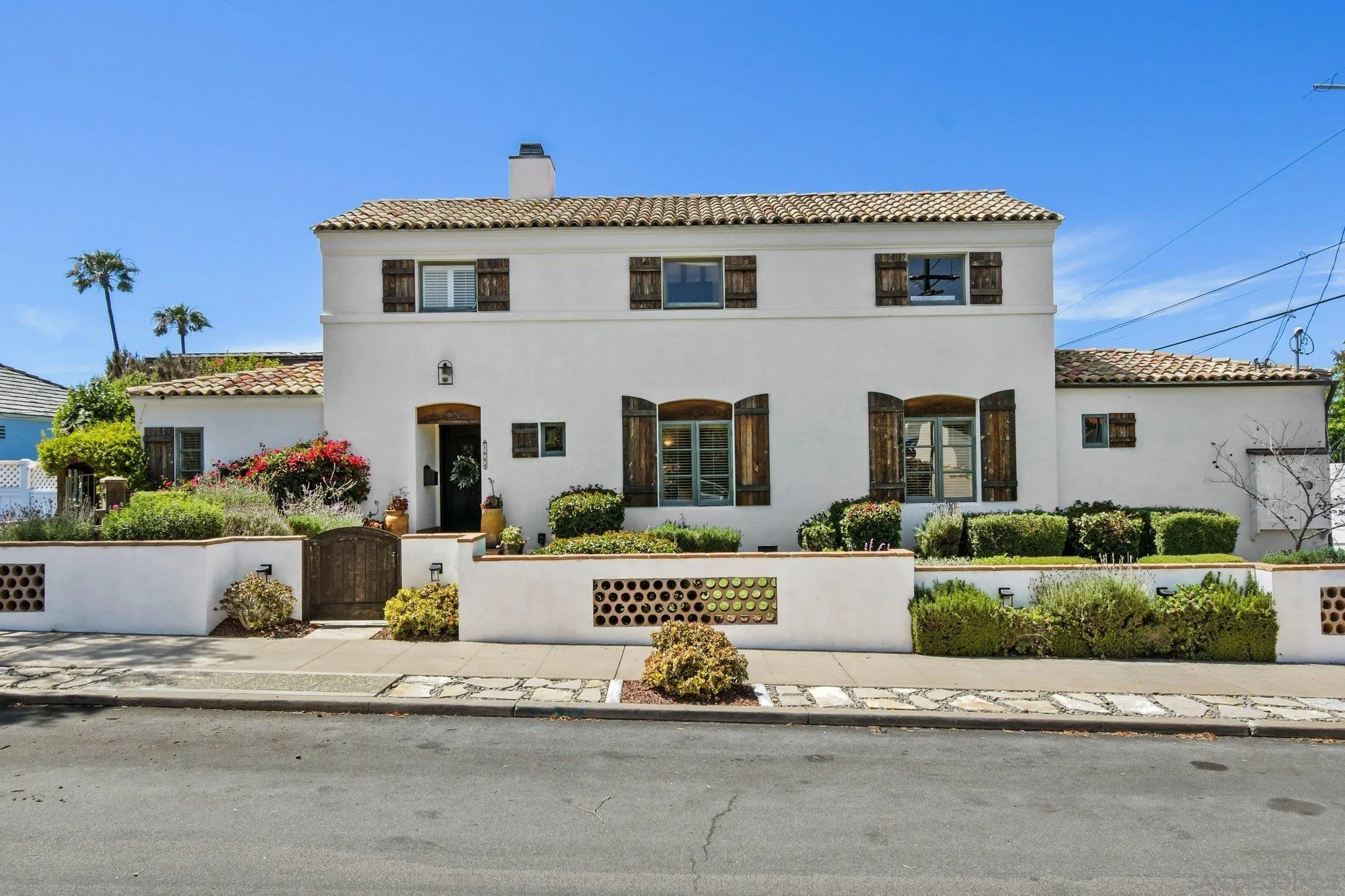 https://cdn.realtyfeed.com/cdn/127/260010233/729ea2c57f5c369fa333afcf65df1fd5.webp