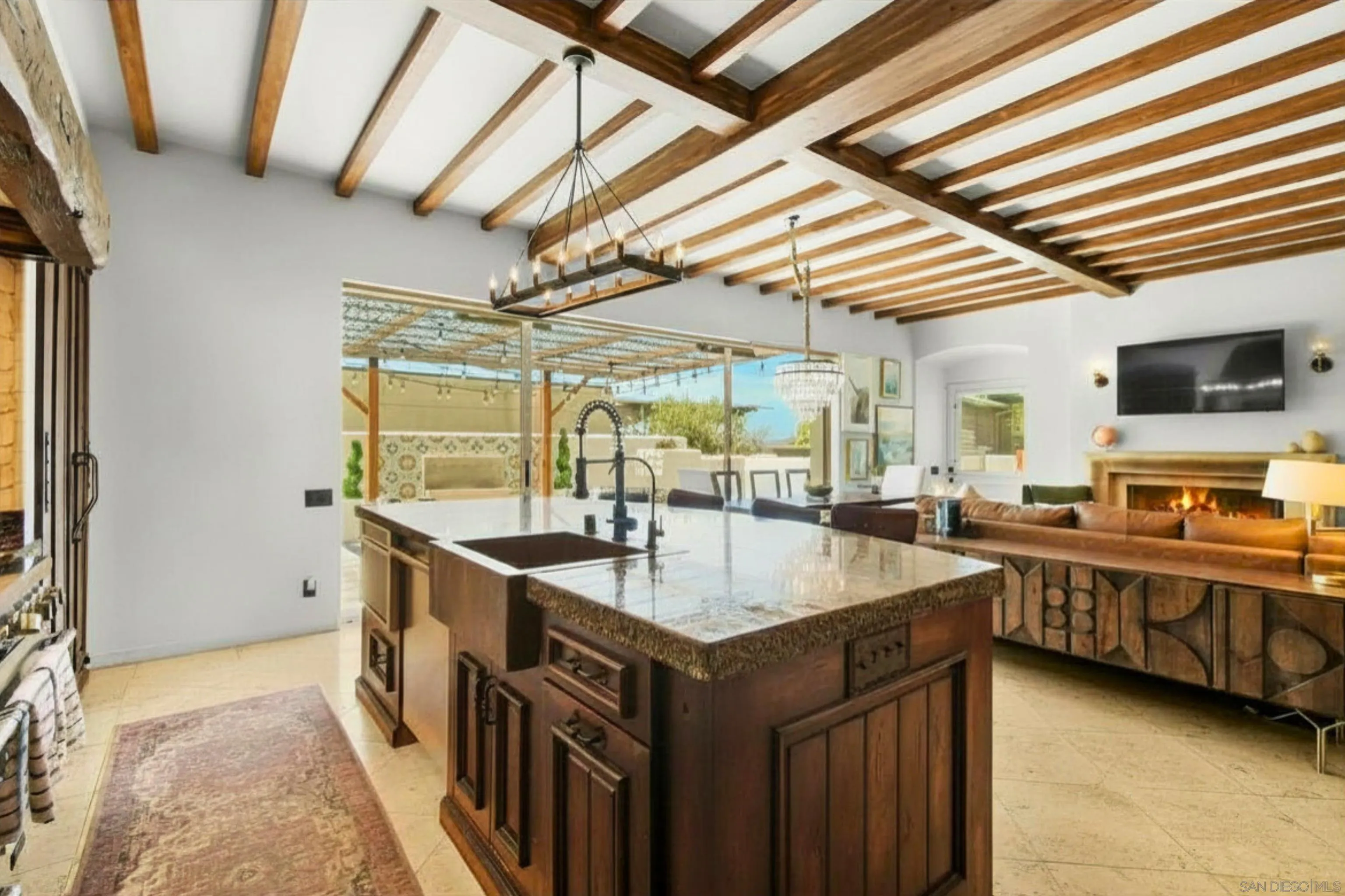 https://cdn.realtyfeed.com/cdn/127/260010233/b062545377eccd837bec6c0aaddee5d1.webp