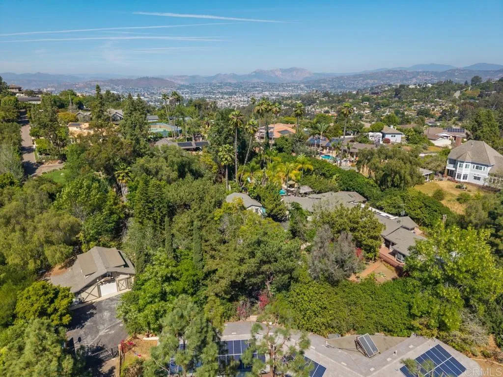 https://cdn.realtyfeed.com/cdn/127/260010234/555b252273f10fff78cce217bc16ee42.webp