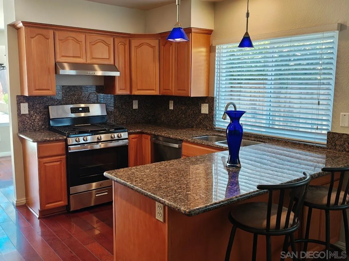 https://cdn.realtyfeed.com/cdn/127/260010236/73029e6db360f36f180273284cd18111.webp
