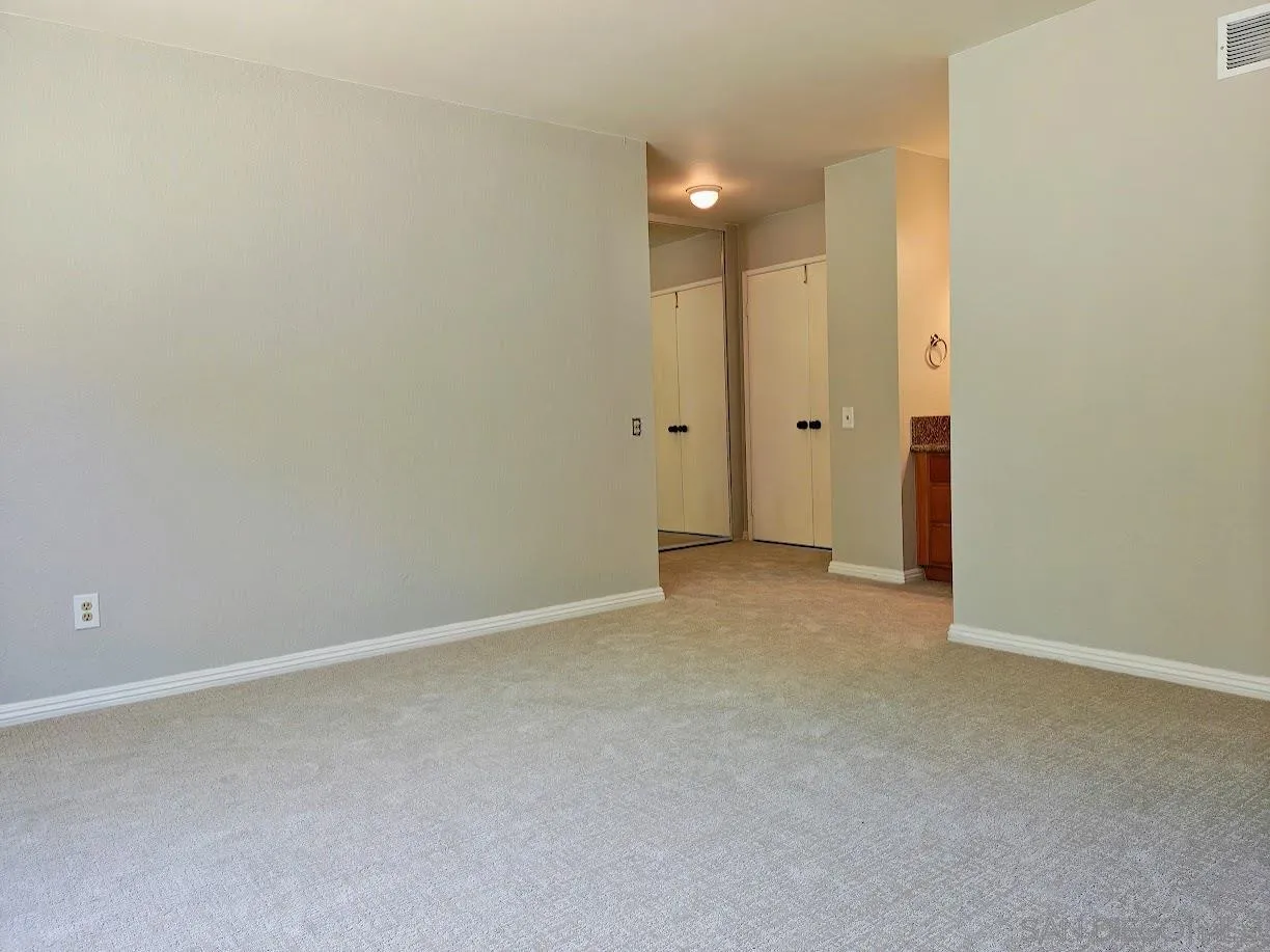 https://cdn.realtyfeed.com/cdn/127/260010236/af54e57d5ec62db7c4ca0749b8663c72.webp