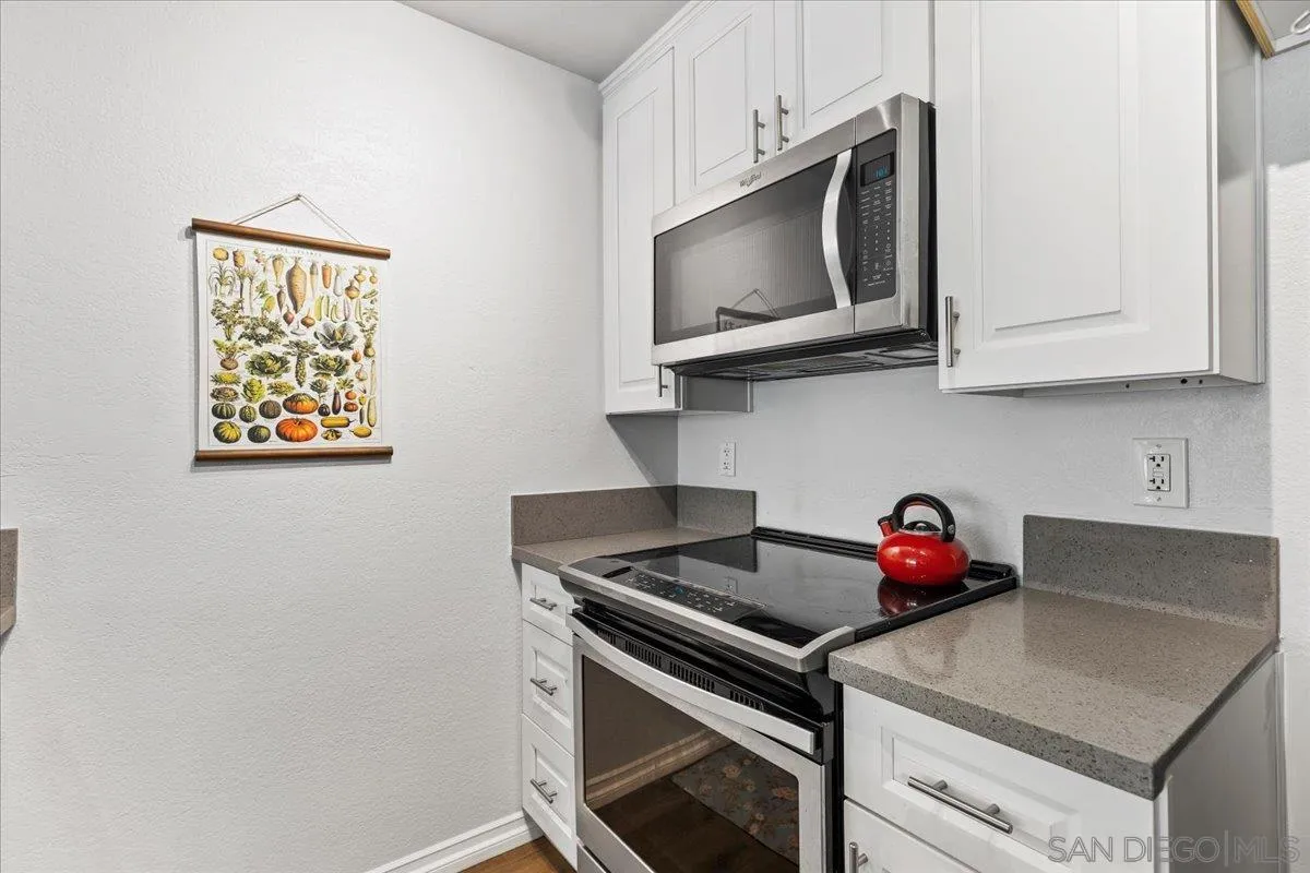 Photo #8: 260010238 Listing: Photo #8