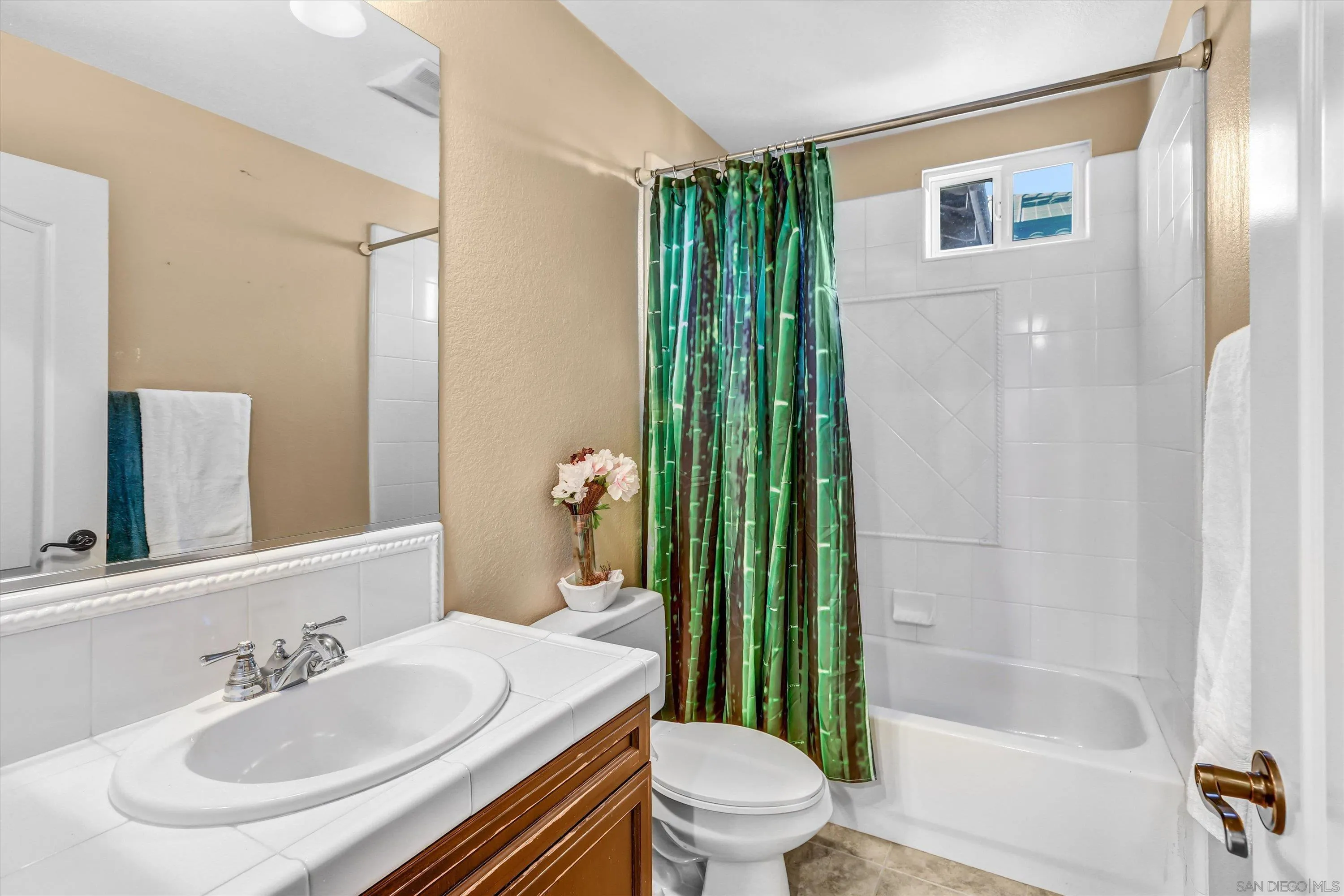 https://cdn.realtyfeed.com/cdn/127/260010240/002895f33d8269c97cf863786f055d17.webp
