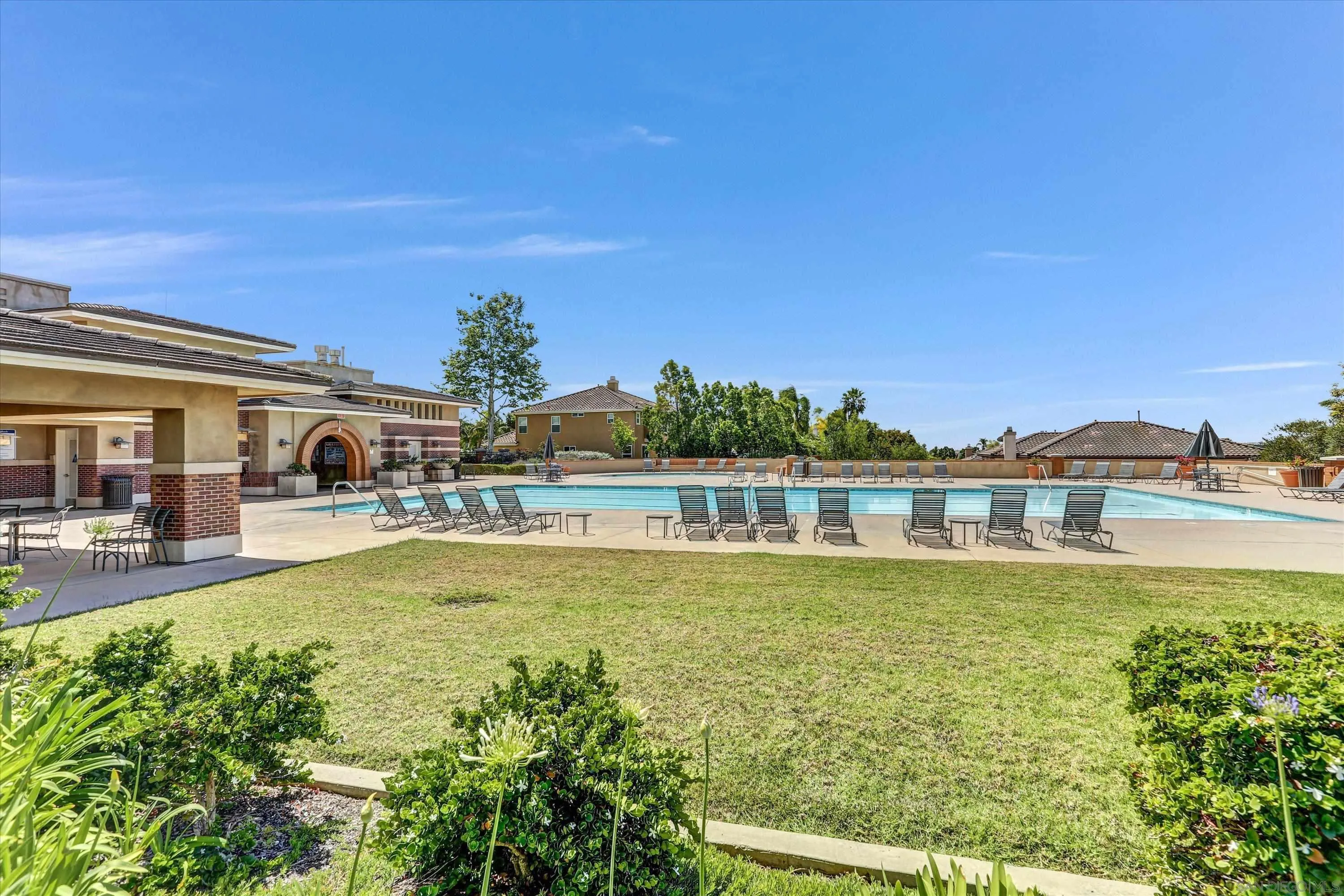 https://cdn.realtyfeed.com/cdn/127/260010240/04bf51bff44f0dc0cd80e21da02a4ea5.webp