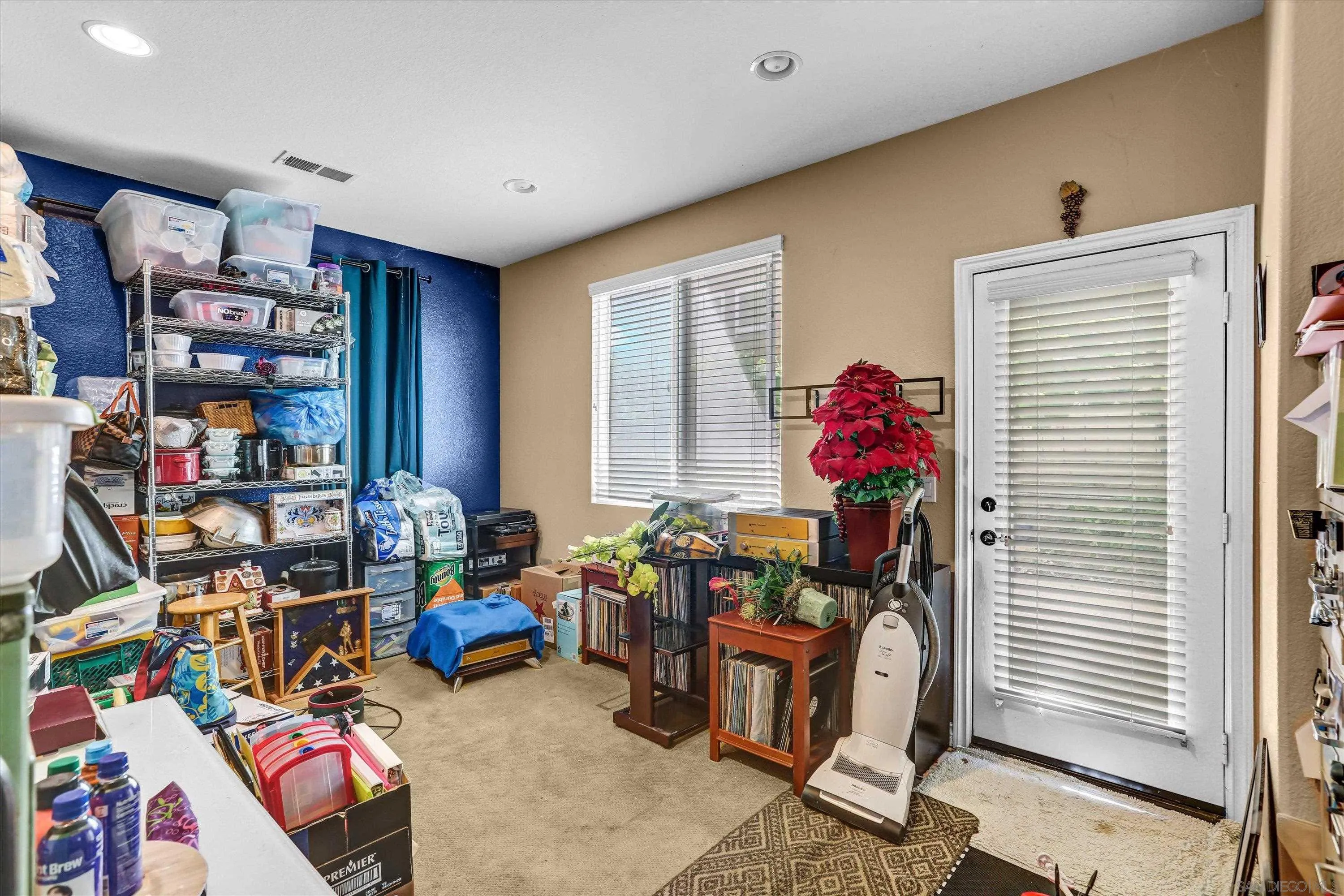 https://cdn.realtyfeed.com/cdn/127/260010240/2bd9969c692d7ea2de3635d217a6a1ef.webp