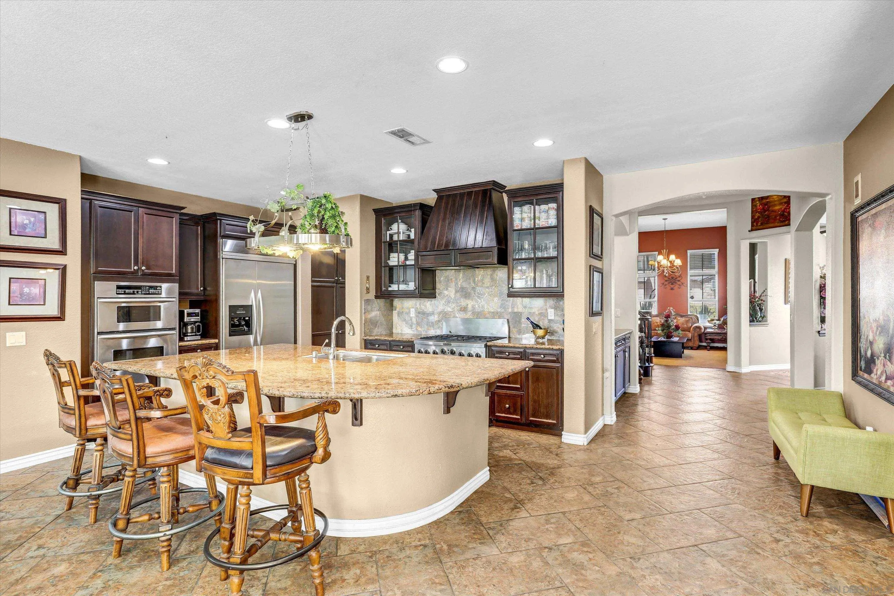 https://cdn.realtyfeed.com/cdn/127/260010240/81cc2b7d300a9079d2cbcb11d0132687.webp