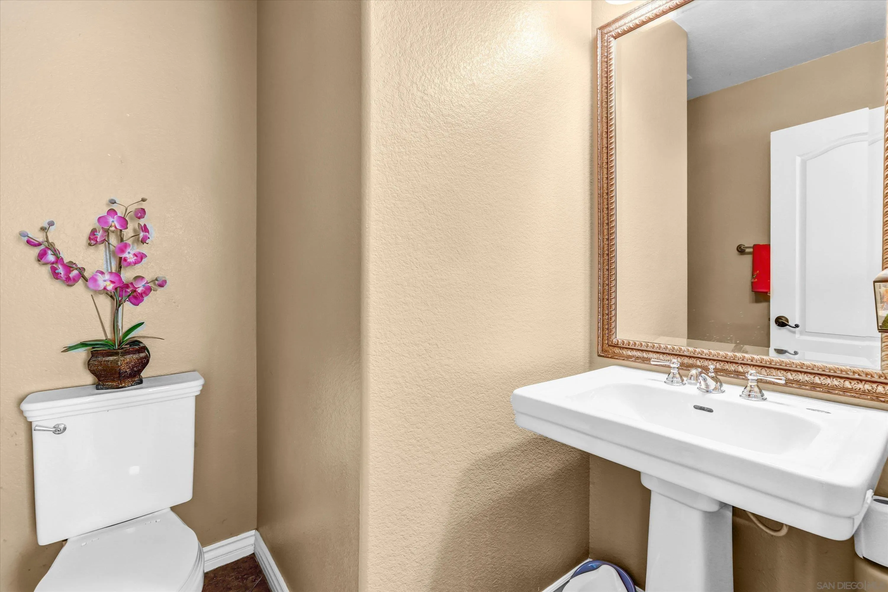 https://cdn.realtyfeed.com/cdn/127/260010240/99e5e103808ce7f34b4d5897732109c1.webp