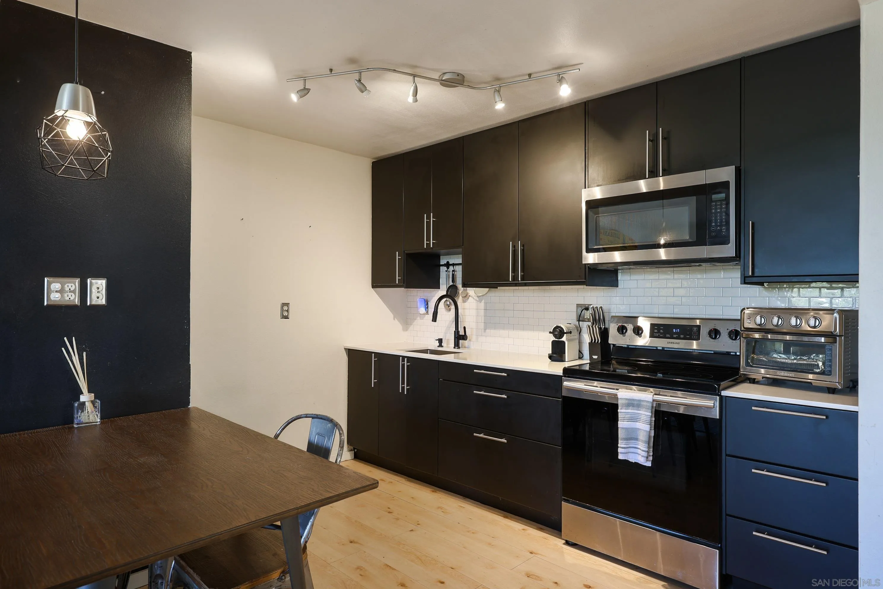 Photo #7: 260010241 Listing: Photo #7