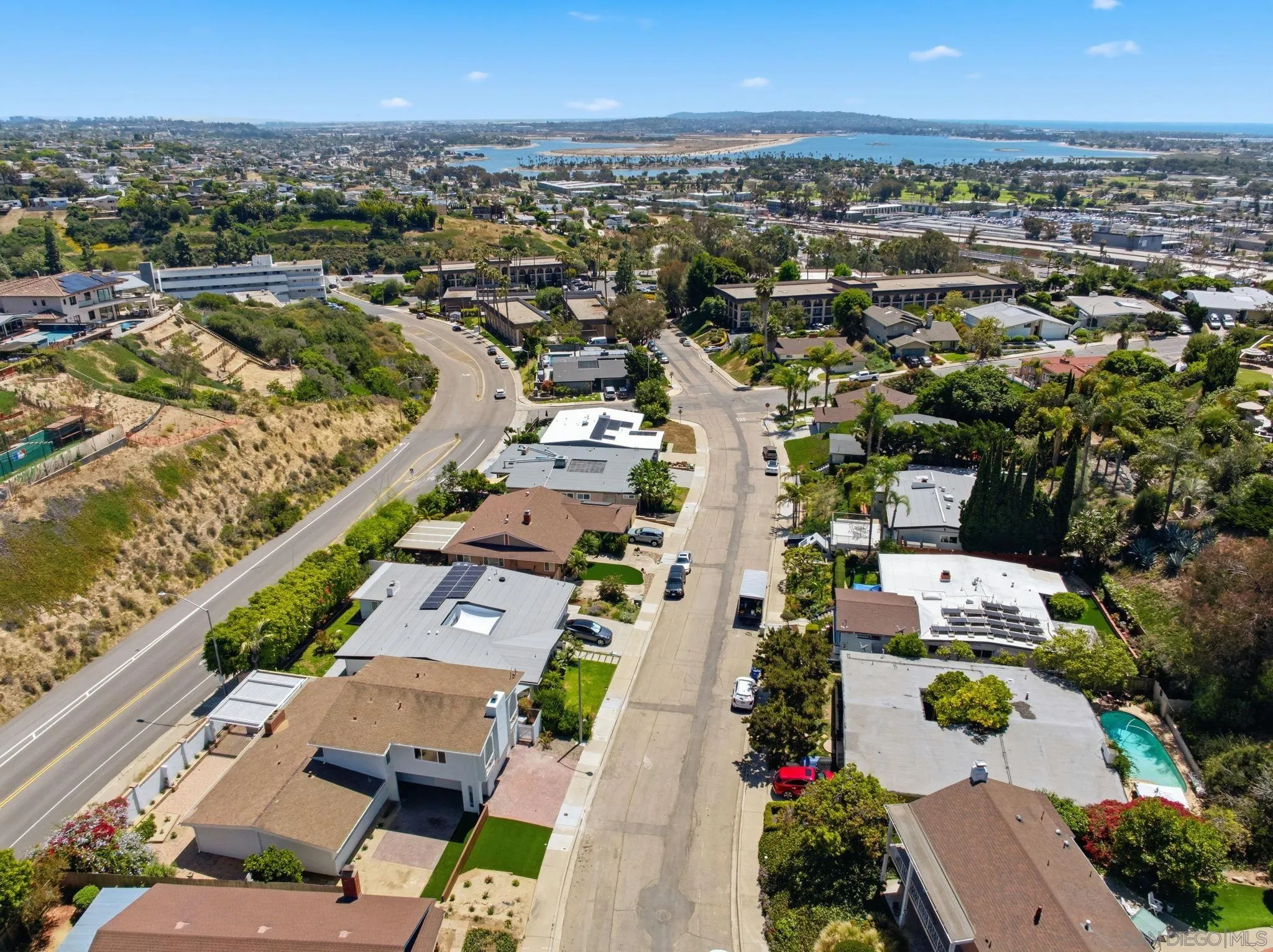 https://cdn.realtyfeed.com/cdn/127/260010242/180642682d2c5ba91f36d7d0a7272277.webp