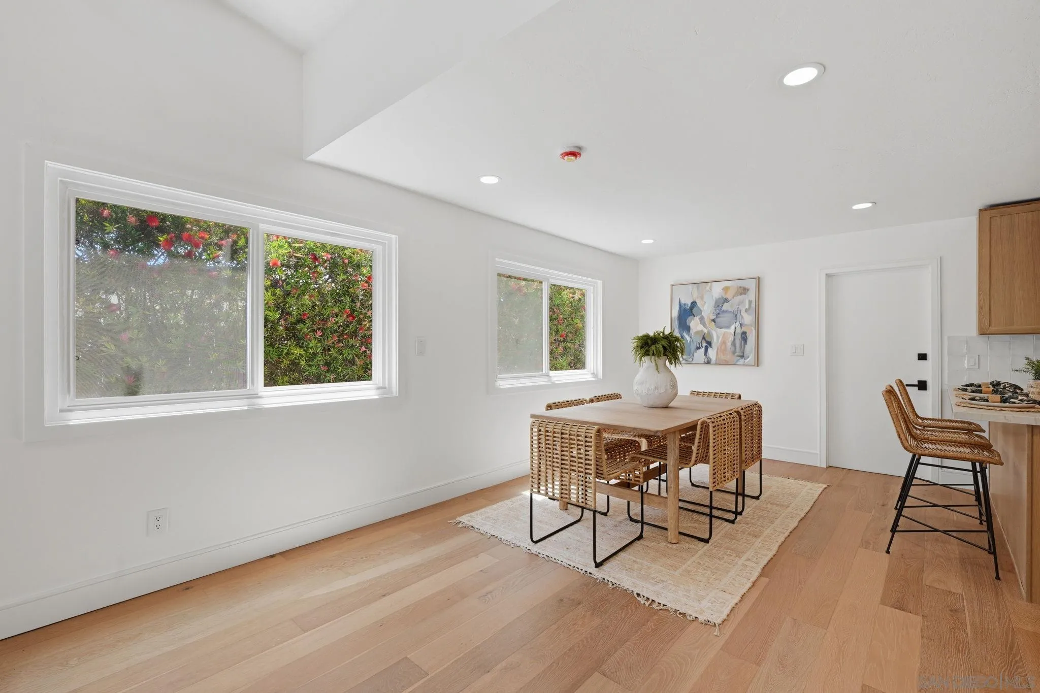 https://cdn.realtyfeed.com/cdn/127/260010242/b73f245e12b916333d6a69d29ccd6c62.webp