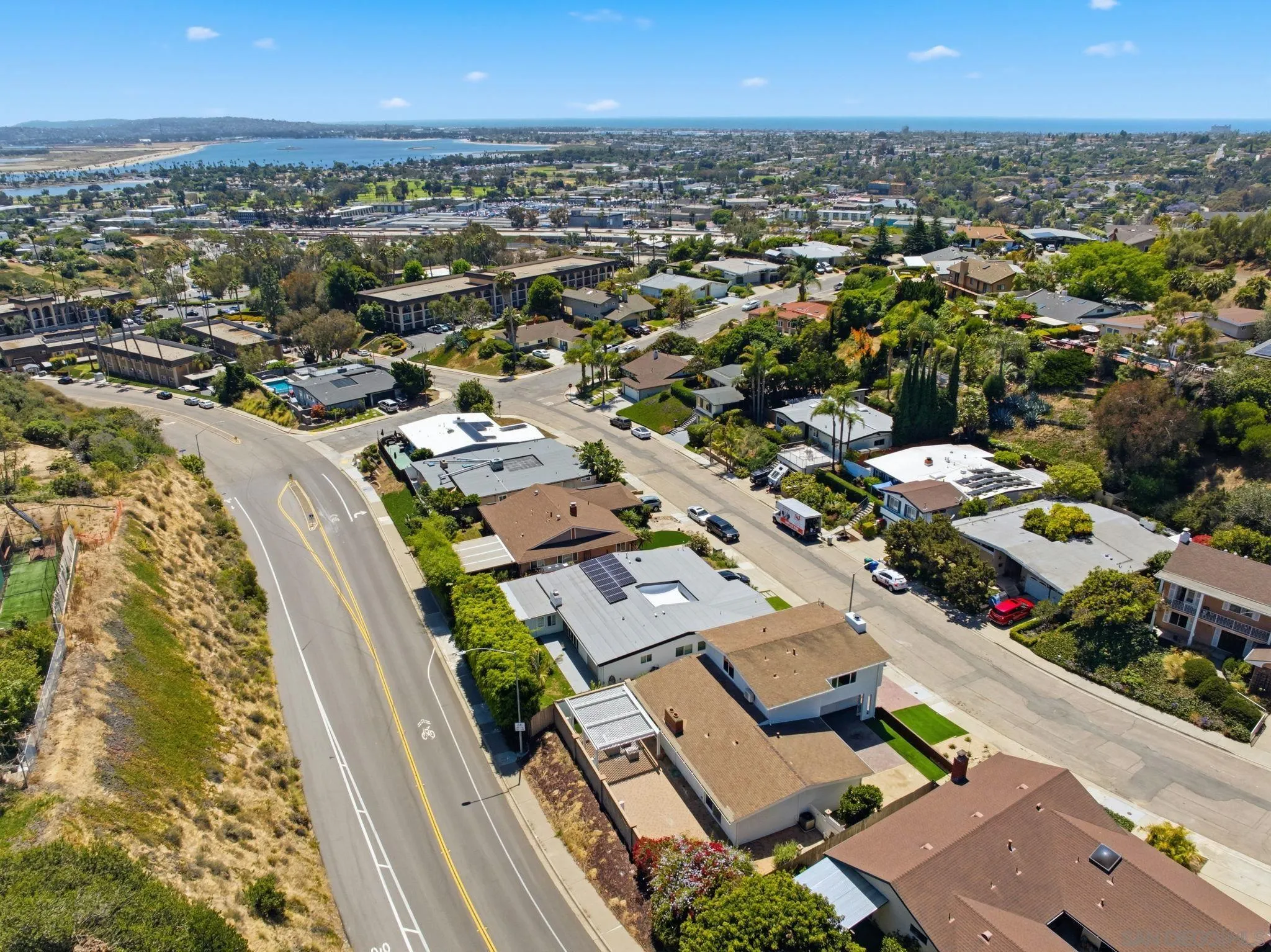 https://cdn.realtyfeed.com/cdn/127/260010242/f5ab63733760ee75839f2e7d2086a5b4.webp