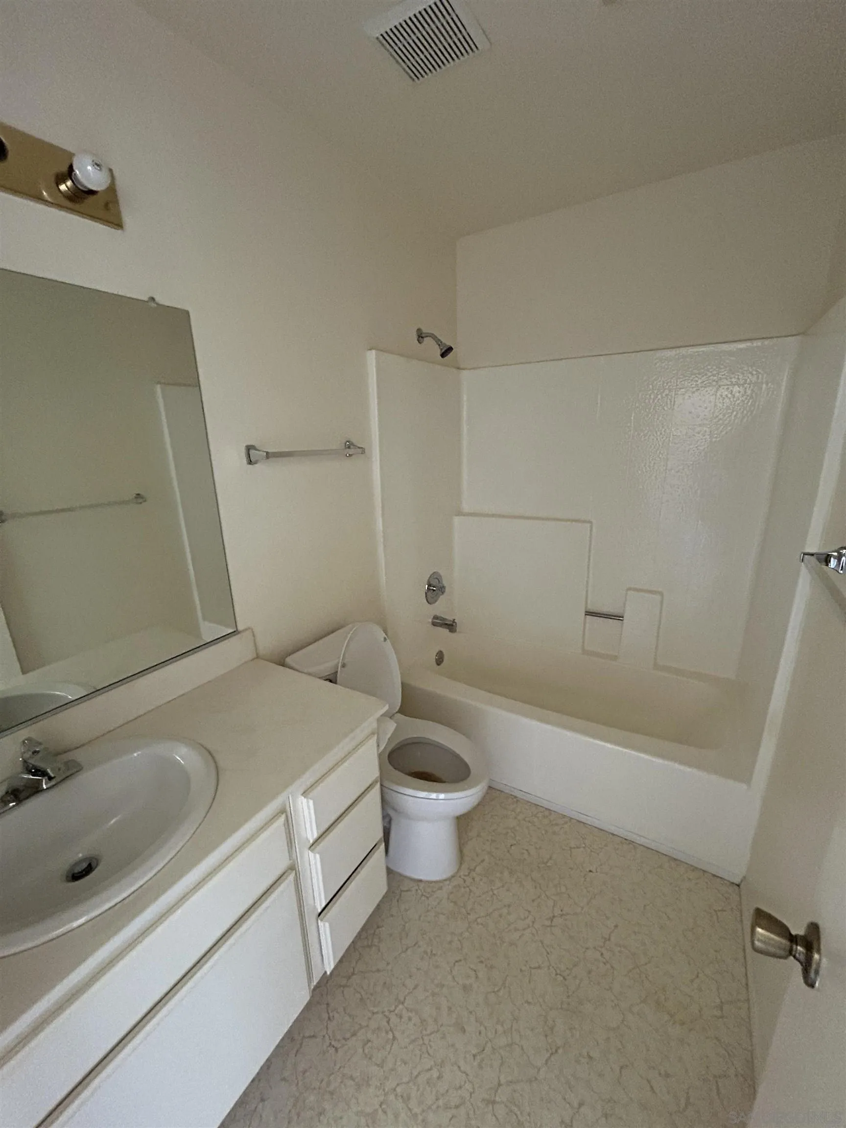 Photo #9: 260010245 Listing: Photo #9