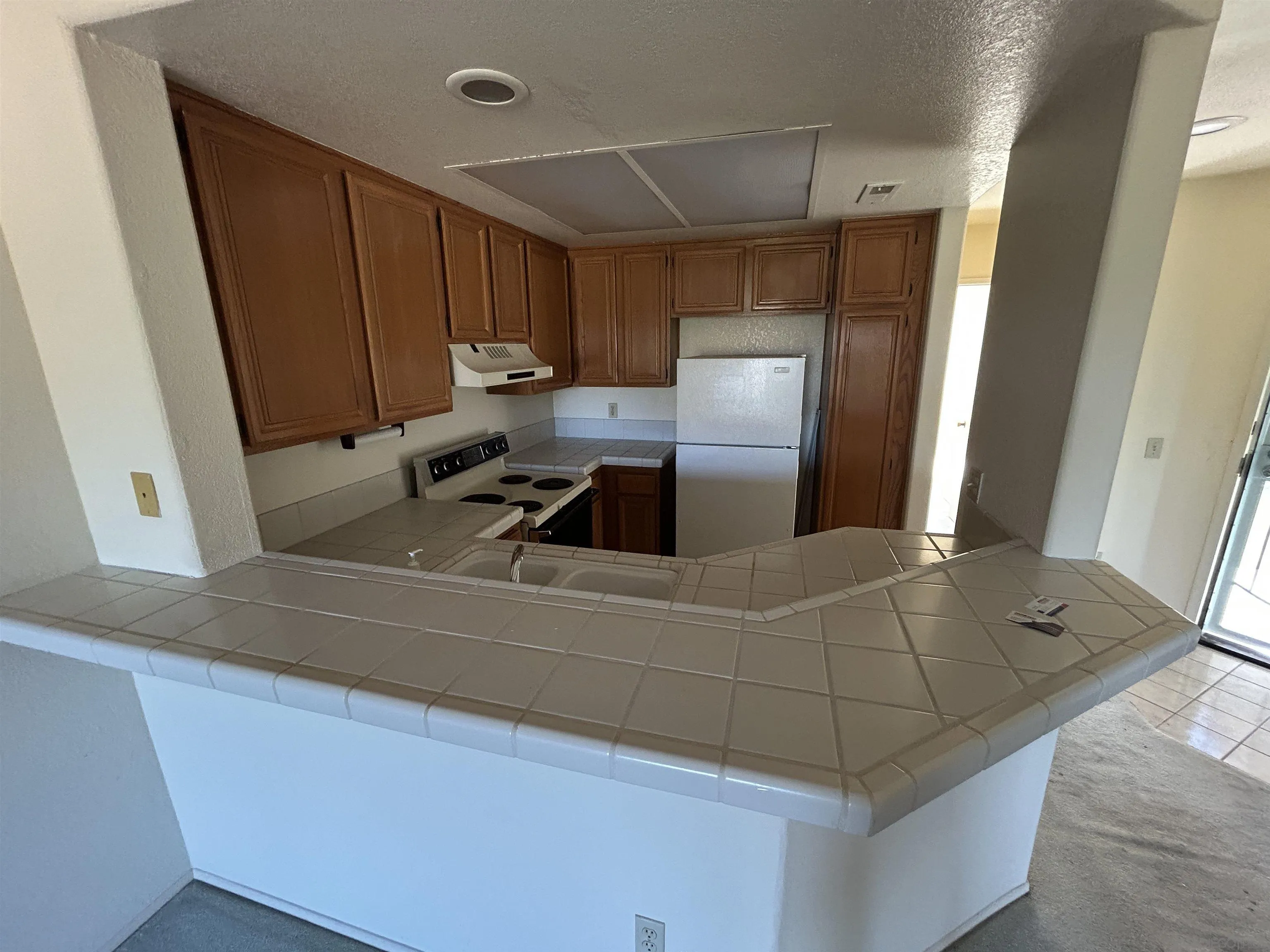 Photo #4: 260010245 Listing: Photo #4