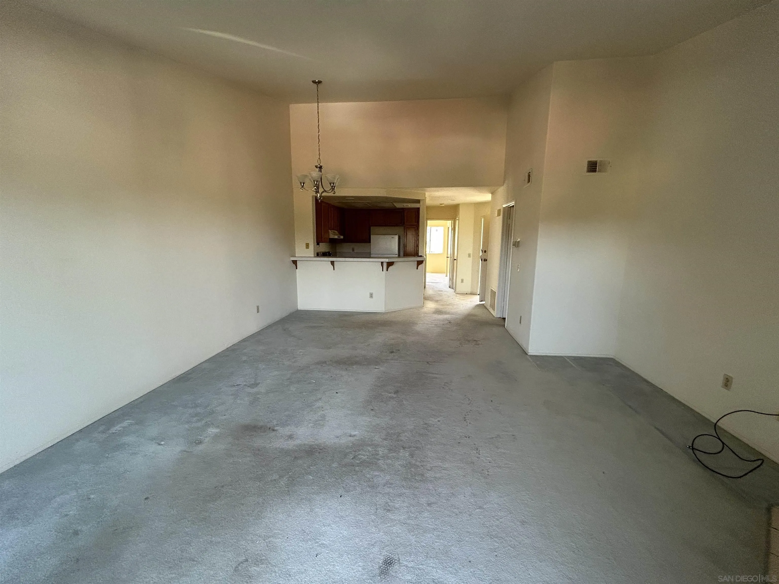 Photo #3: 260010245 Listing: Photo #3