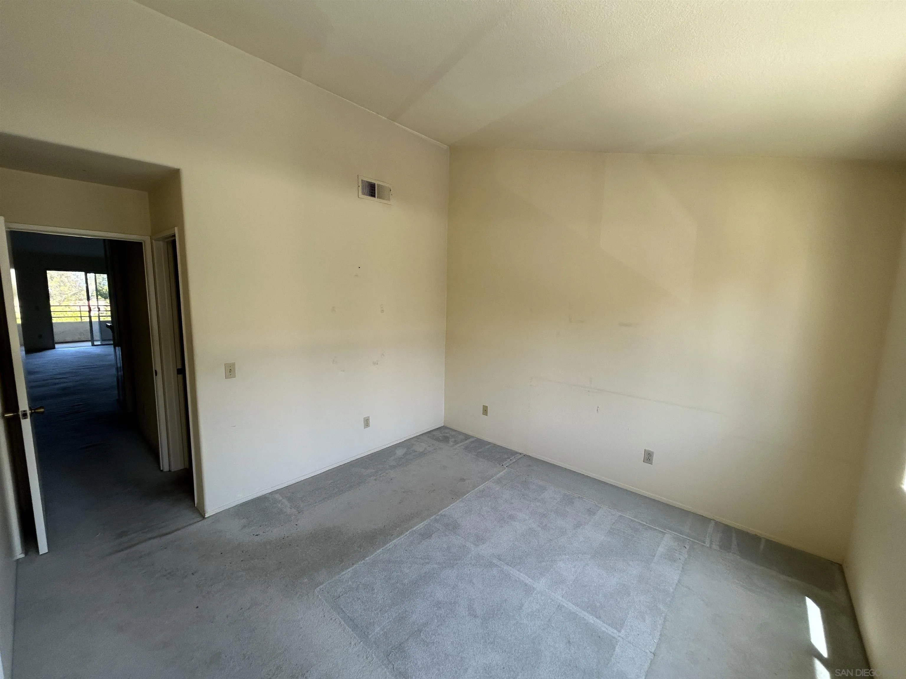 Photo #8: 260010245 Listing: Photo #8