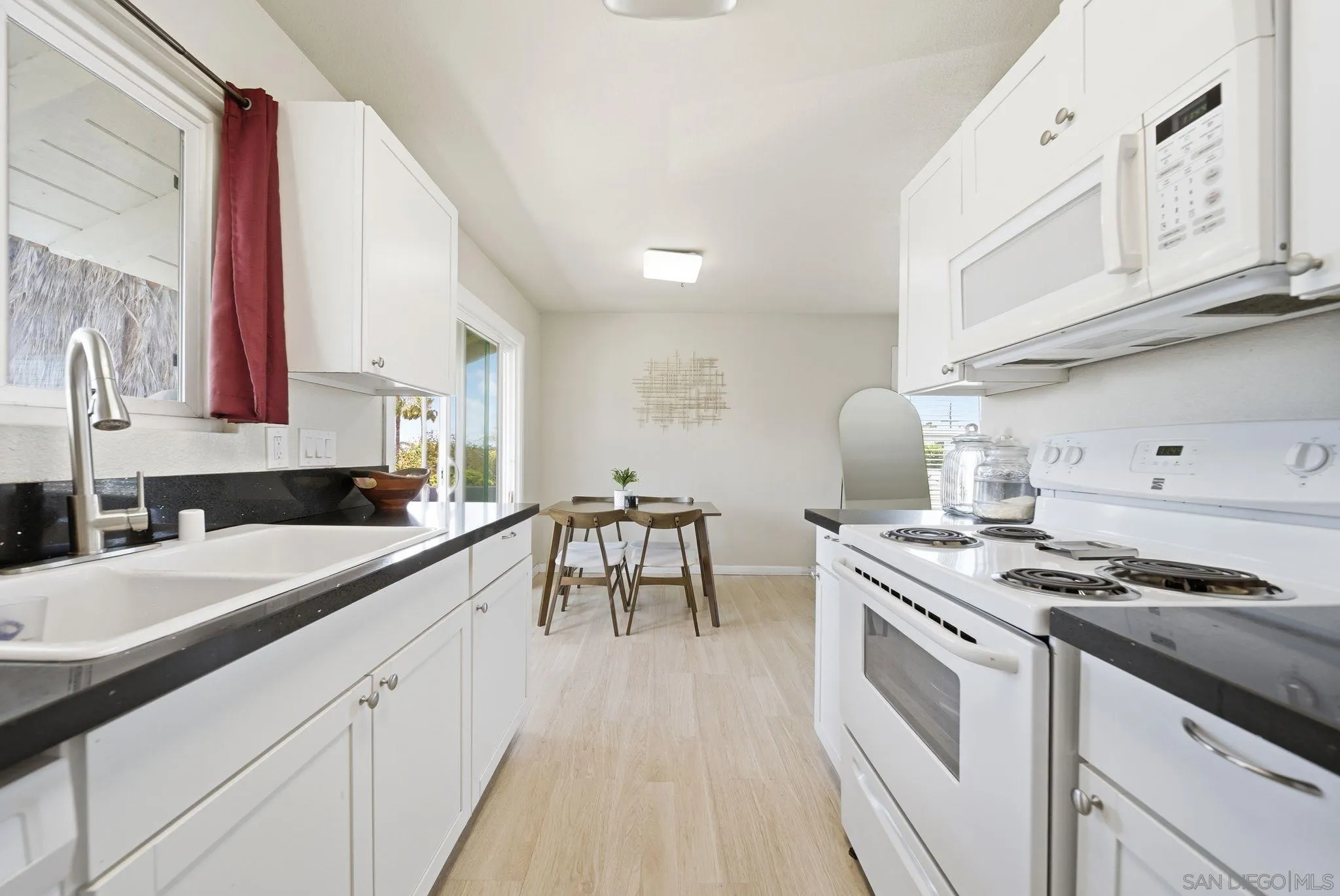 Photo #4: 260010248 Listing: Photo #4