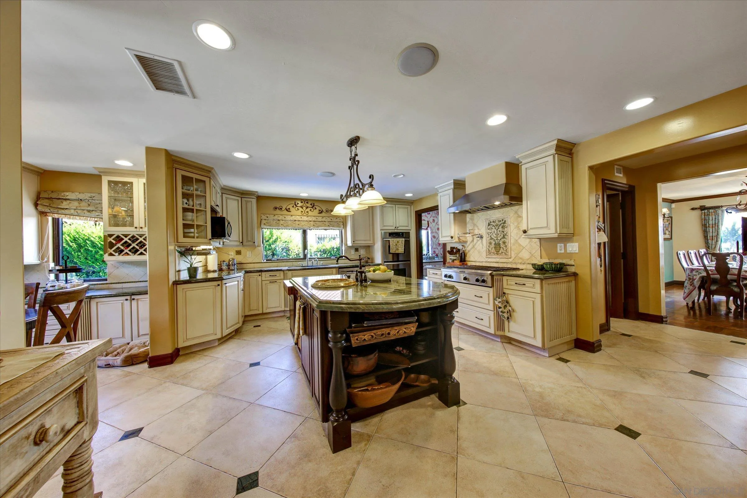 https://cdn.realtyfeed.com/cdn/127/260010250/0e6118719e2bad82dc13e63f2068c5e2.webp