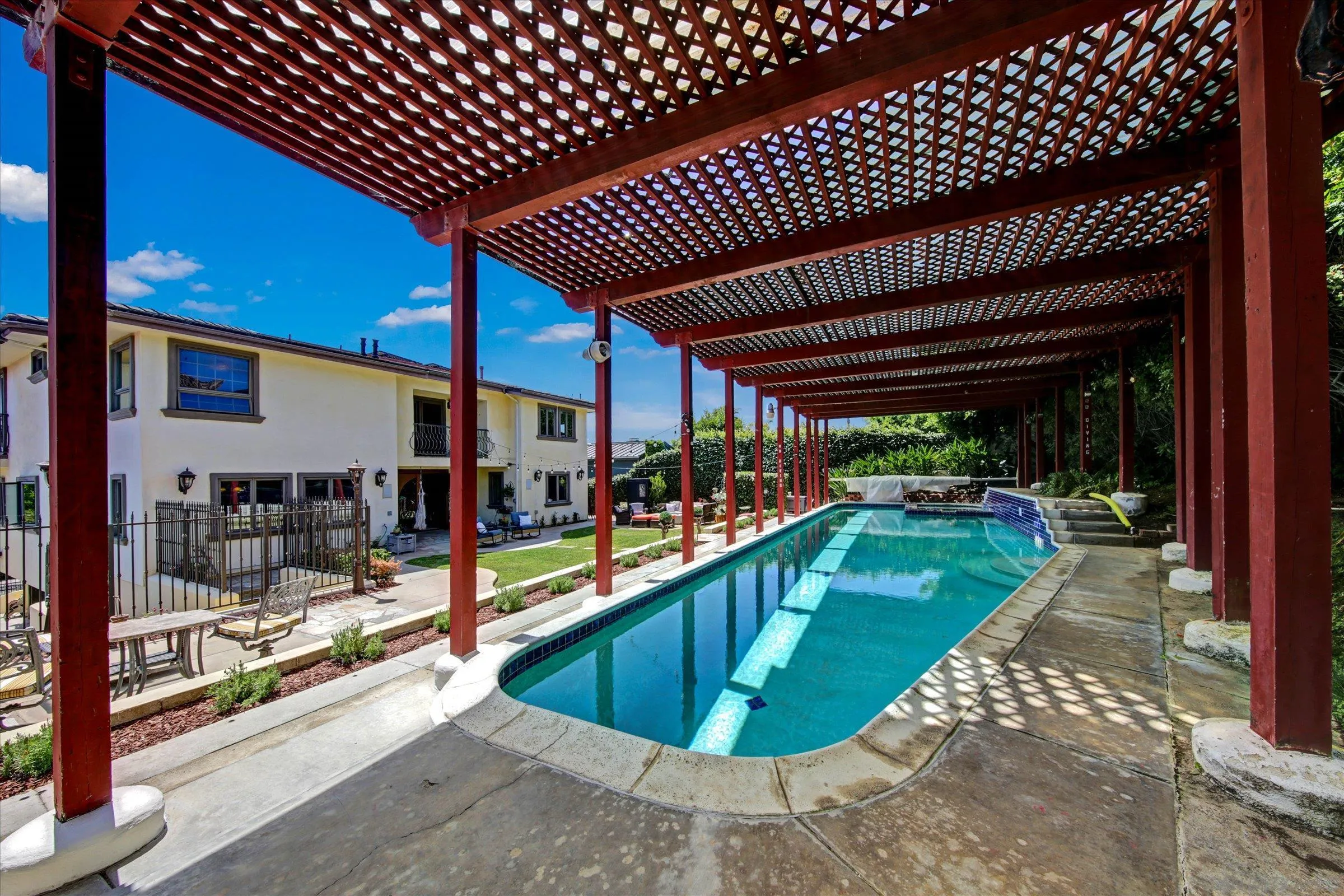 https://cdn.realtyfeed.com/cdn/127/260010250/125e73063f452ca93ab398762332ea41.webp