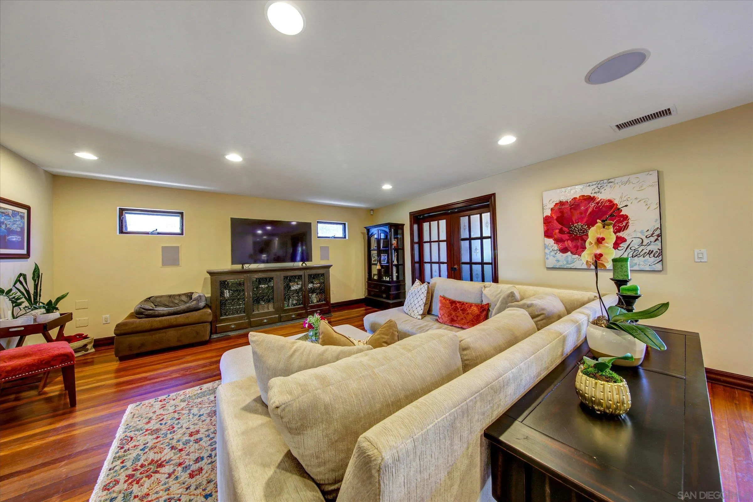 https://cdn.realtyfeed.com/cdn/127/260010250/343bb07ab1c2c24cf8186dd385fa9498.webp