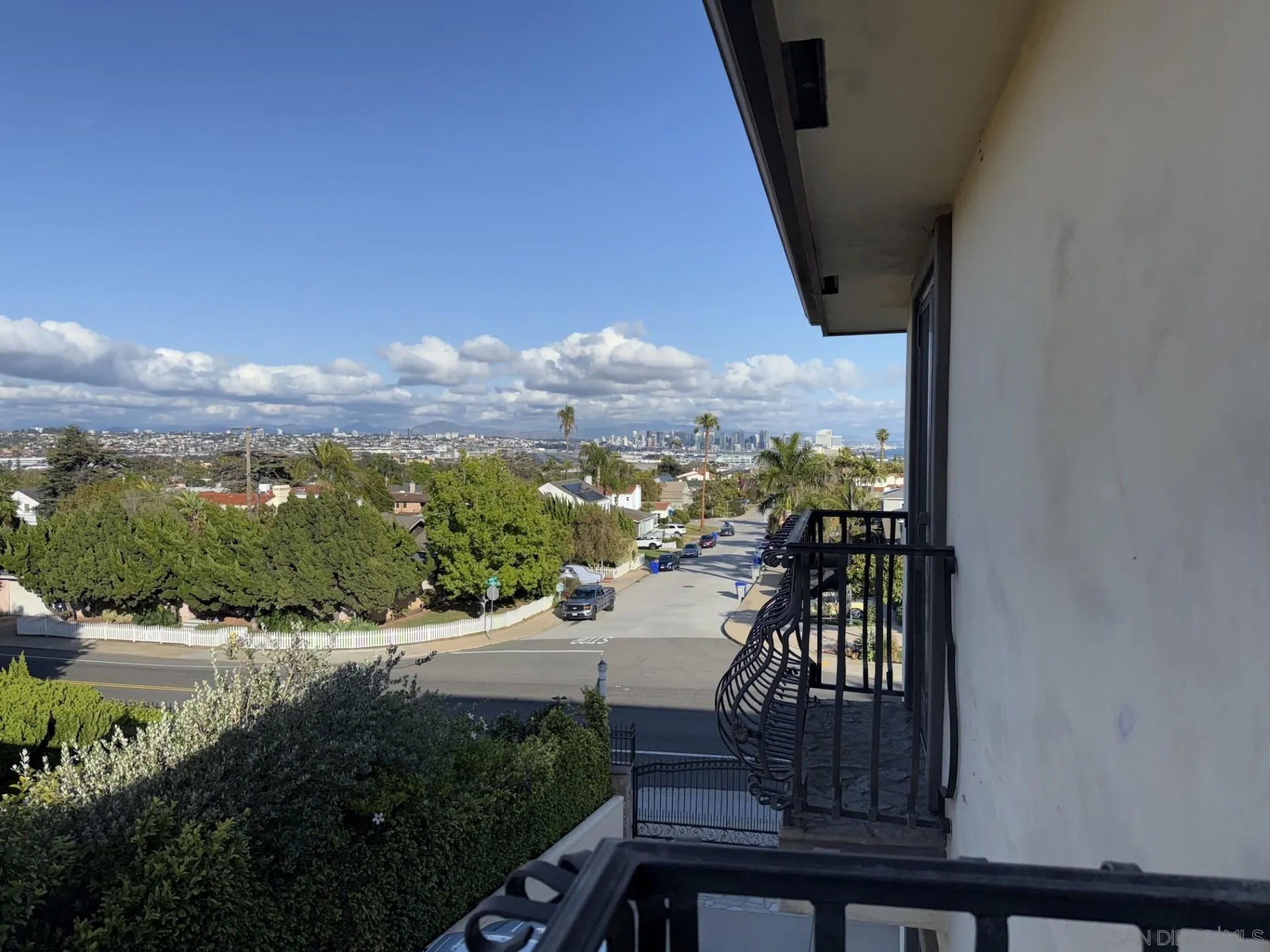https://cdn.realtyfeed.com/cdn/127/260010250/45c483c6f758c98fbb68878d930f2fd6.webp
