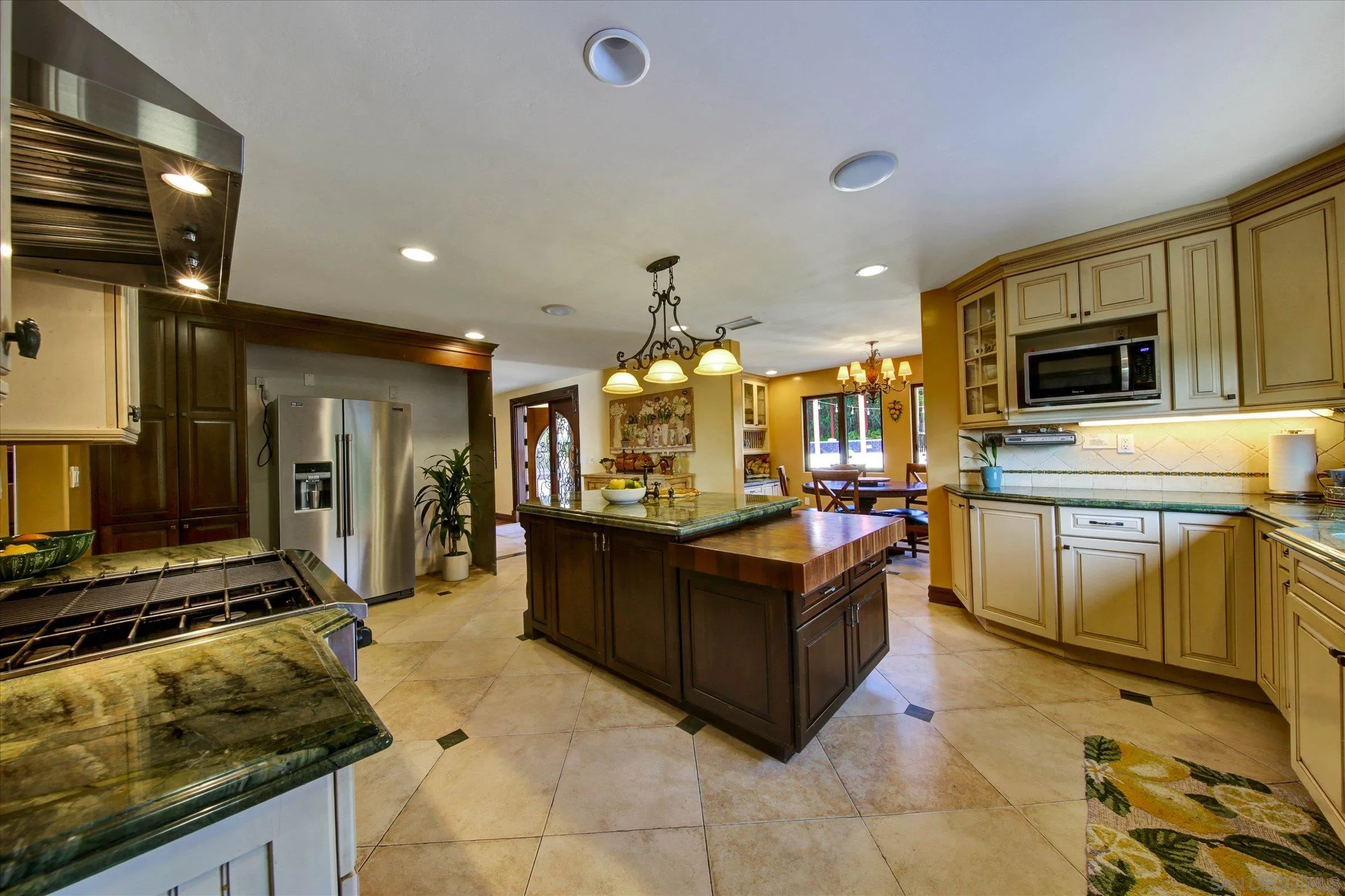 https://cdn.realtyfeed.com/cdn/127/260010250/4a7adbcbdd66dfa4f75ee141fb7392a3.webp