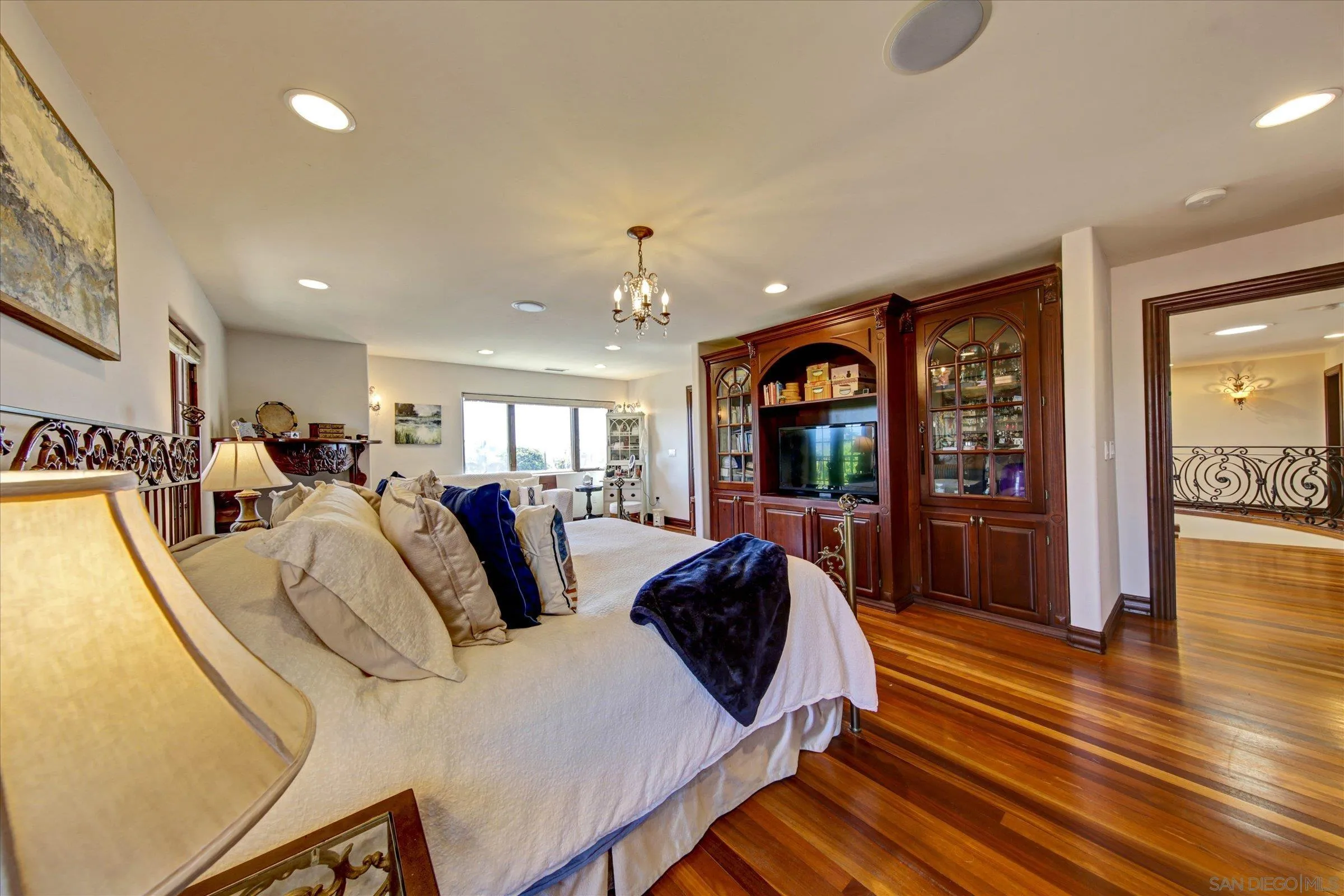 https://cdn.realtyfeed.com/cdn/127/260010250/8ec02cb2584a9e2cb932671c5a0e45d0.webp
