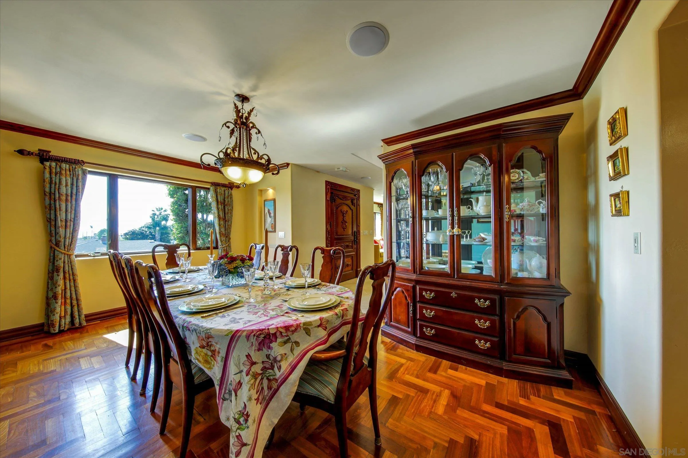 https://cdn.realtyfeed.com/cdn/127/260010250/9966f8a4b1515fa8b9b94110c6bf3262.webp