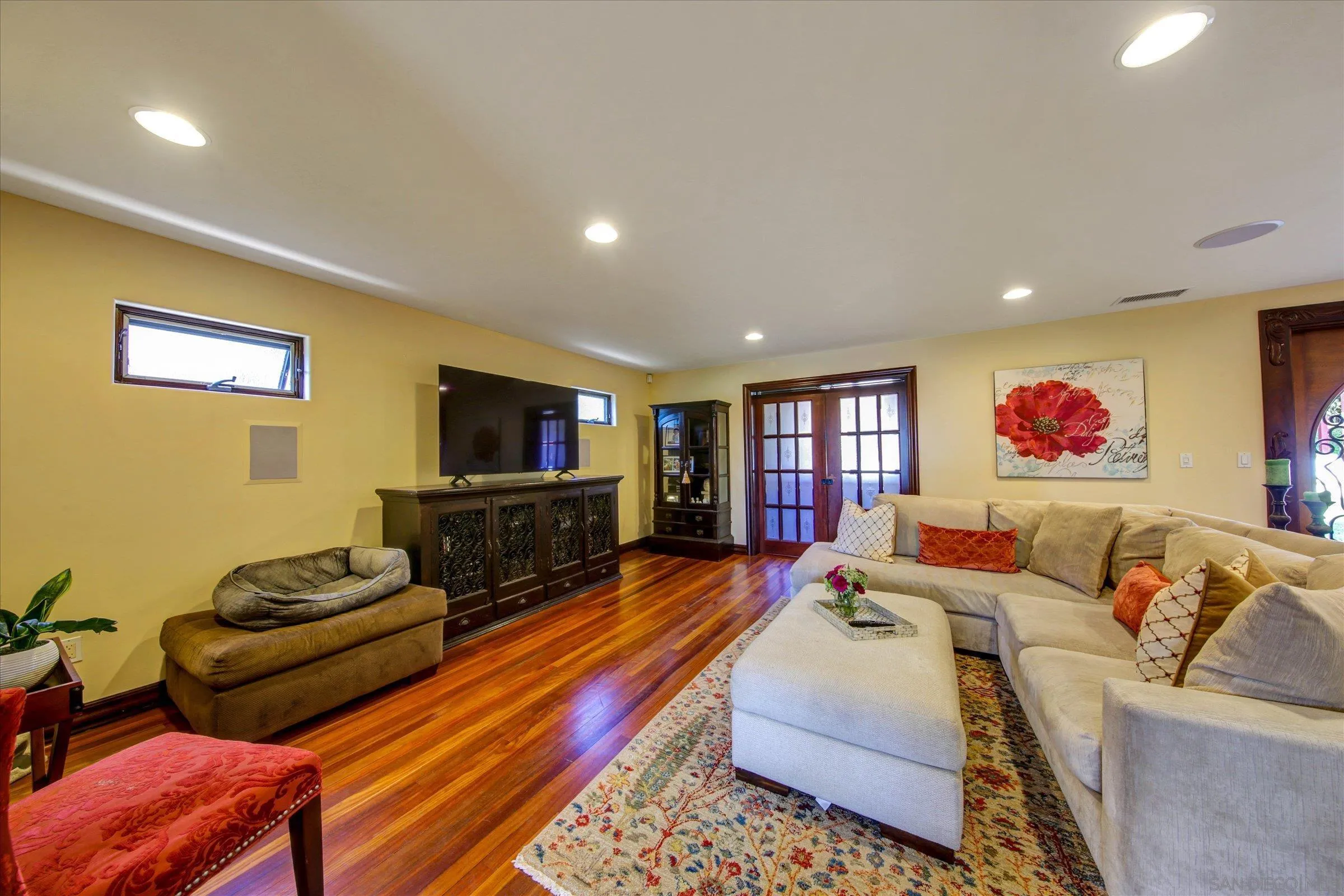 https://cdn.realtyfeed.com/cdn/127/260010250/9fbcbcc49b08d581b7c89b2ab18b084a.webp